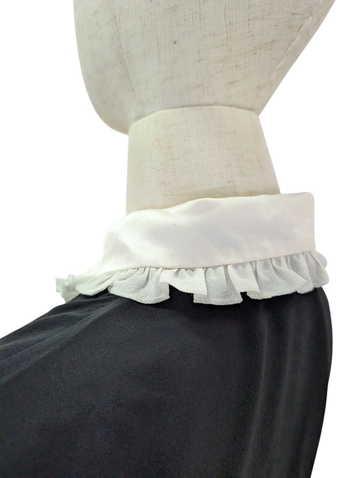 Gucci Gucci Black Silk Blouse With Whitefrill Trim Size M / US 6-8 / IT 42-44 - 7 Thumbnail