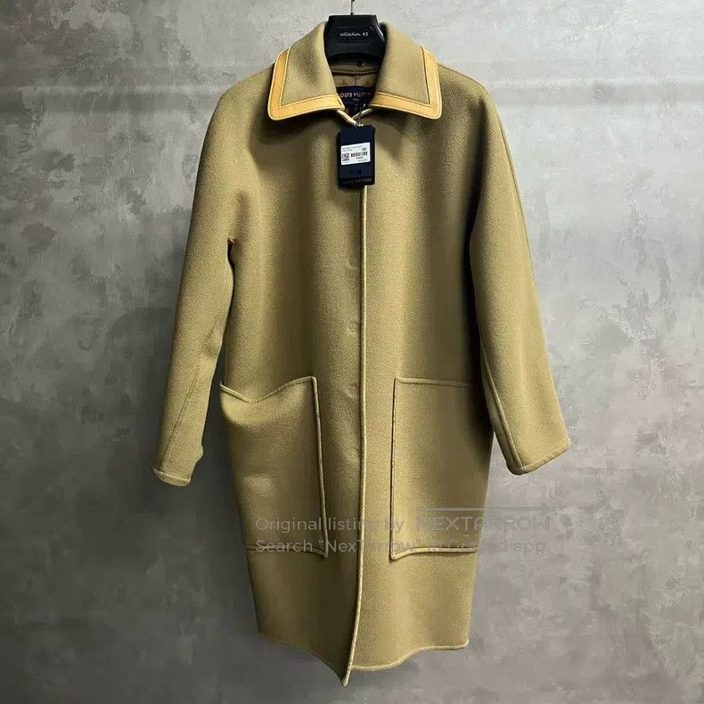 Louis Vuitton Louis Vuitton Camel Detachable Collar Reversible Long Slee Size XS / US 0-2 / IT 36-38 - 1 Thumbnail
