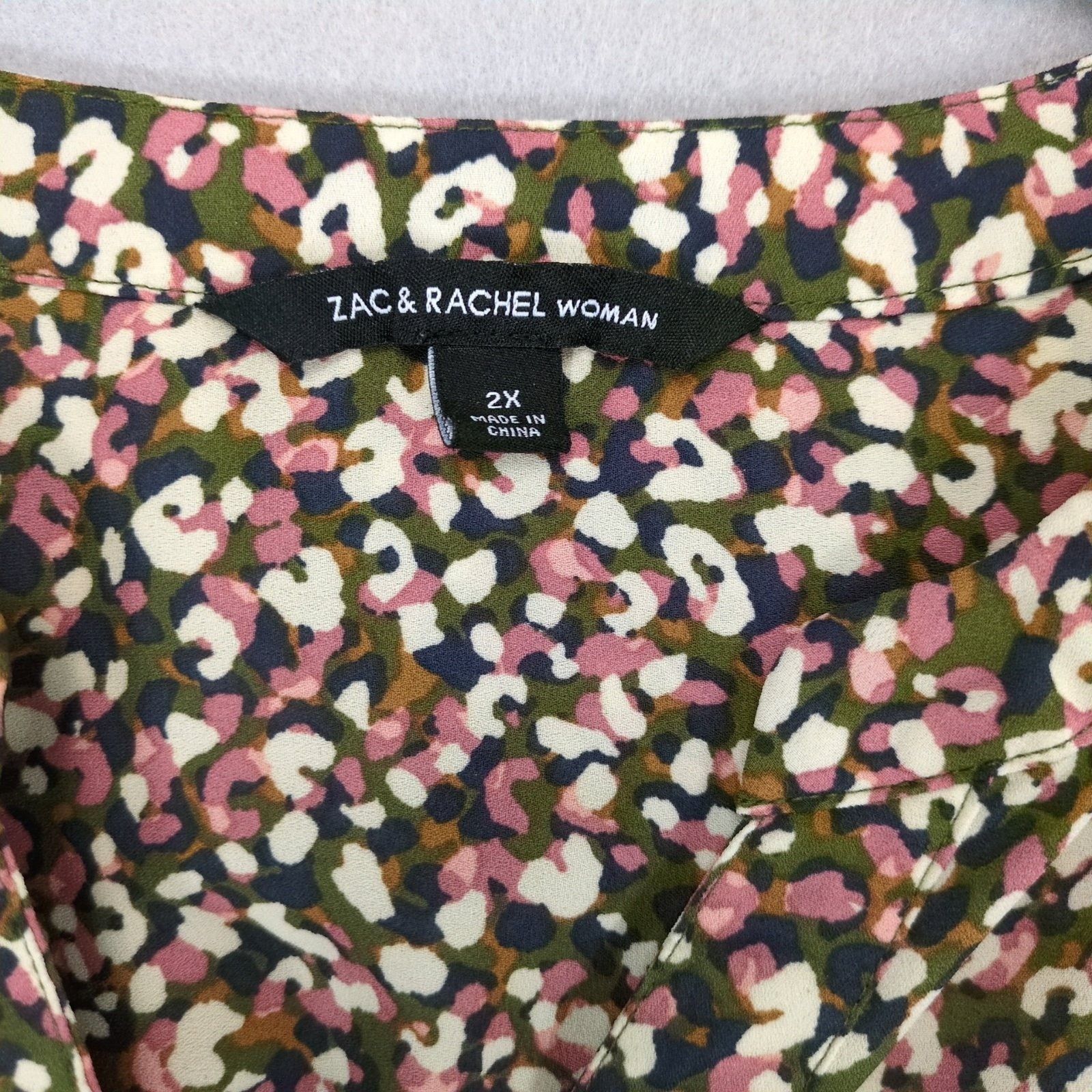 Other Zac & Rachel Women's 2X Flowy Floral Button Blouse Top Size XXL / US 16-18 / IT 52-54 - 2 Thumbnail