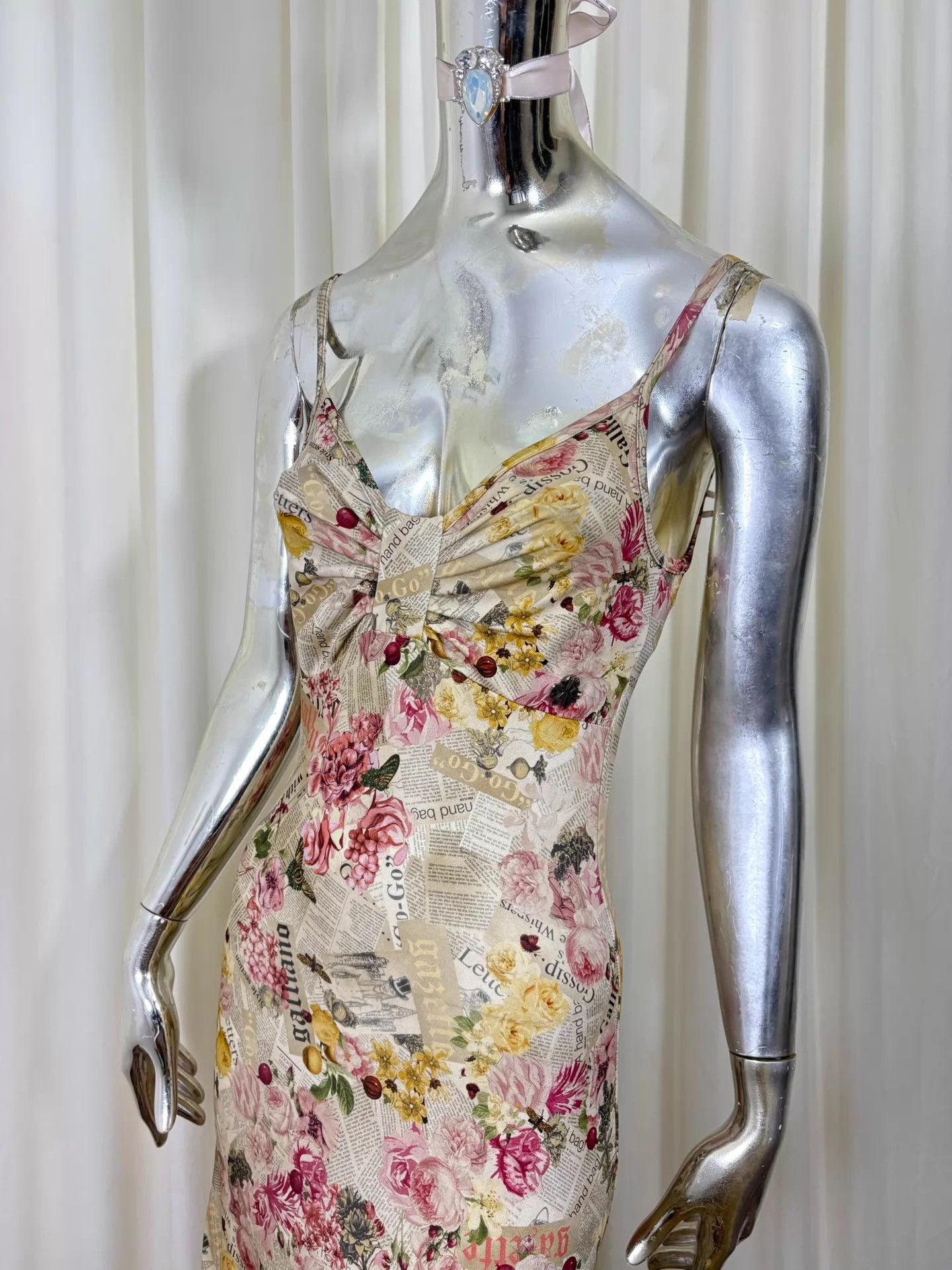 John Galliano John Galliano Vintage Newspaper Print Rose Side Slit Dress Size XS / US 0-2 / IT 36-38 - 4 Thumbnail