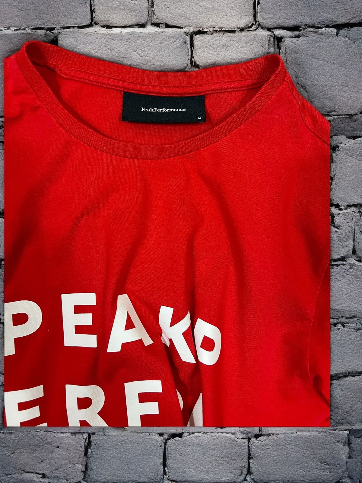 Peak Performance Peak Performance long sleeve t-shirt size S Size US S / EU 44-46 / 1 - 5 Thumbnail