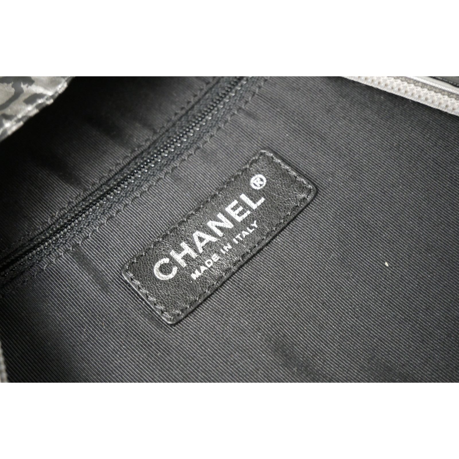 Chanel Limited Metallic Garment Bag Size ONE SIZE - 8 Thumbnail