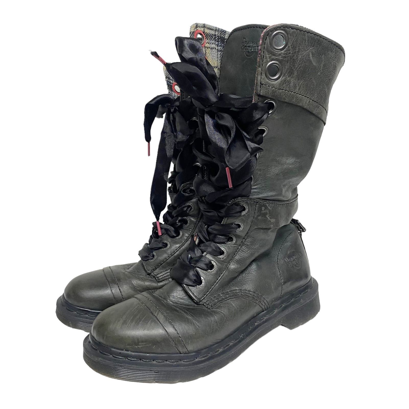image of Dr Martens Dr. Martens Womens Size 8 Plaid Fold Over Lace Up Boots in Grey