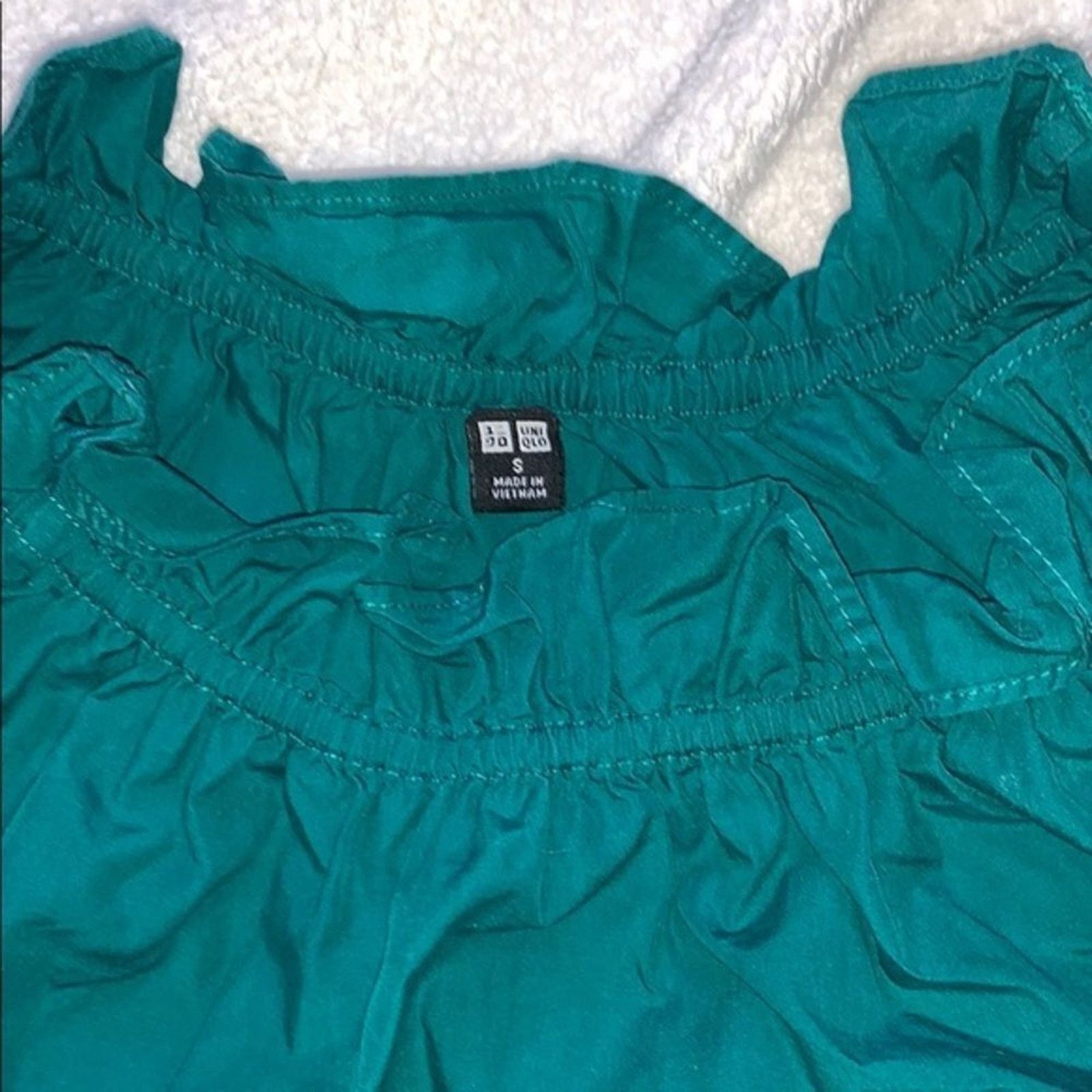 Uniqlo Uniqlo Kelly Green Rouched Off-Shoulder Blouse | Sz S Size S / US 4 / IT 40 - 3 Thumbnail
