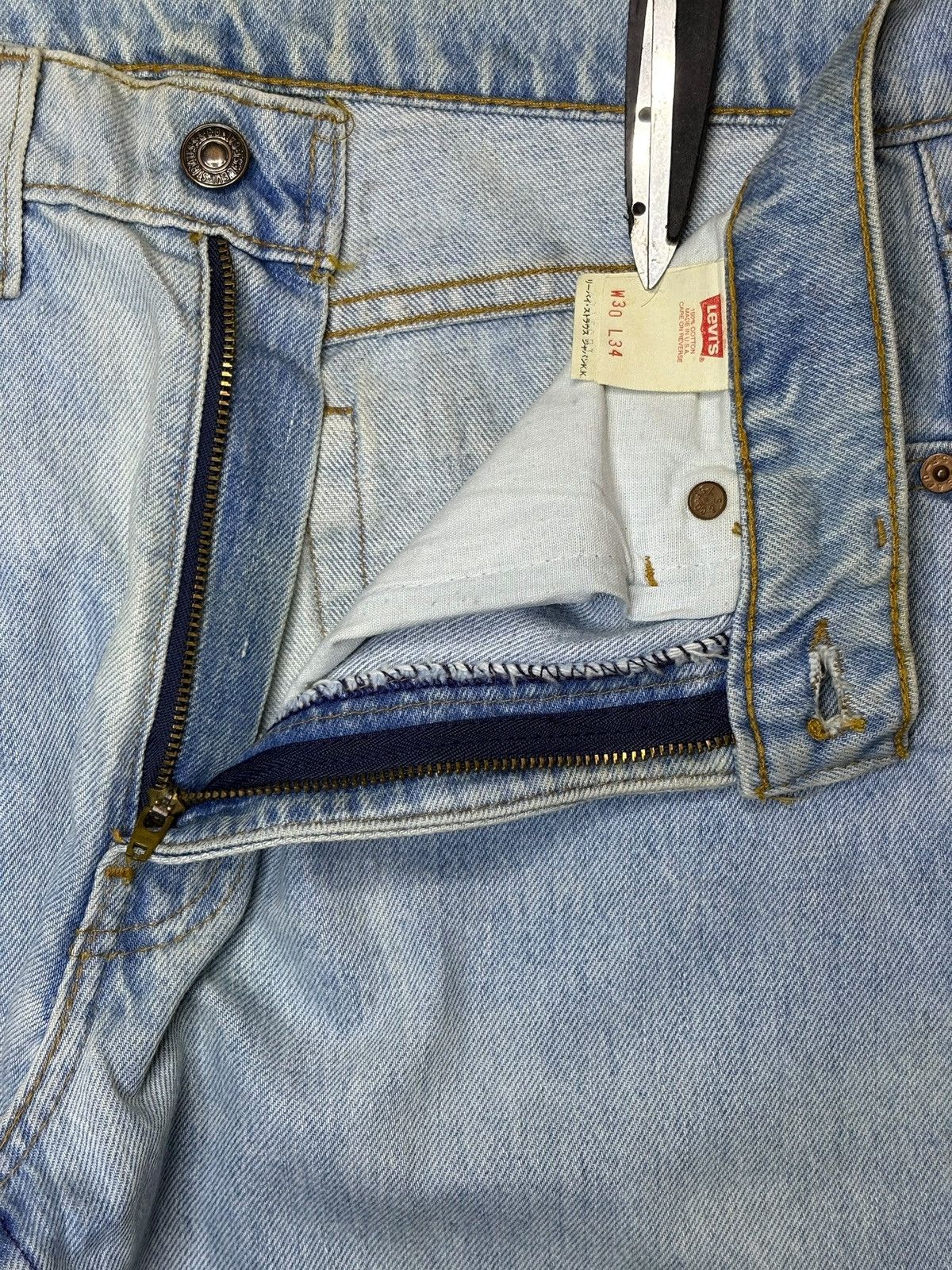 Levi's SALES🔥Vintage 90s Levis 520 Mud Wash Light Blue Baggy Jeans Size US 30 / EU 46 - 9 Thumbnail