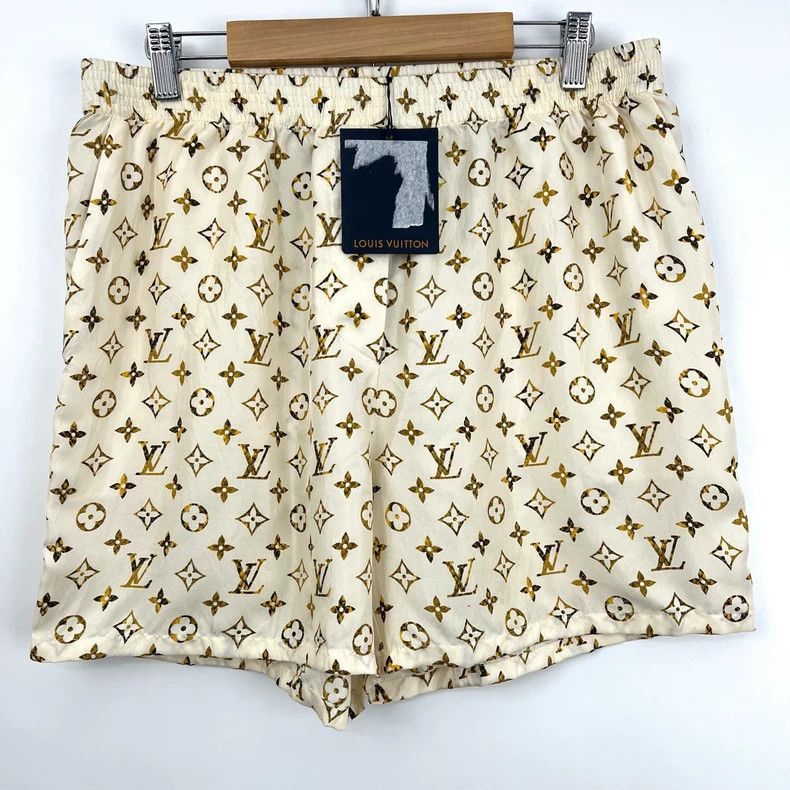 Louis Vuitton Louis Vuitton Off-white printed silk shorts with aged flowe Size US 40 / EU 56 - 1 Thumbnail