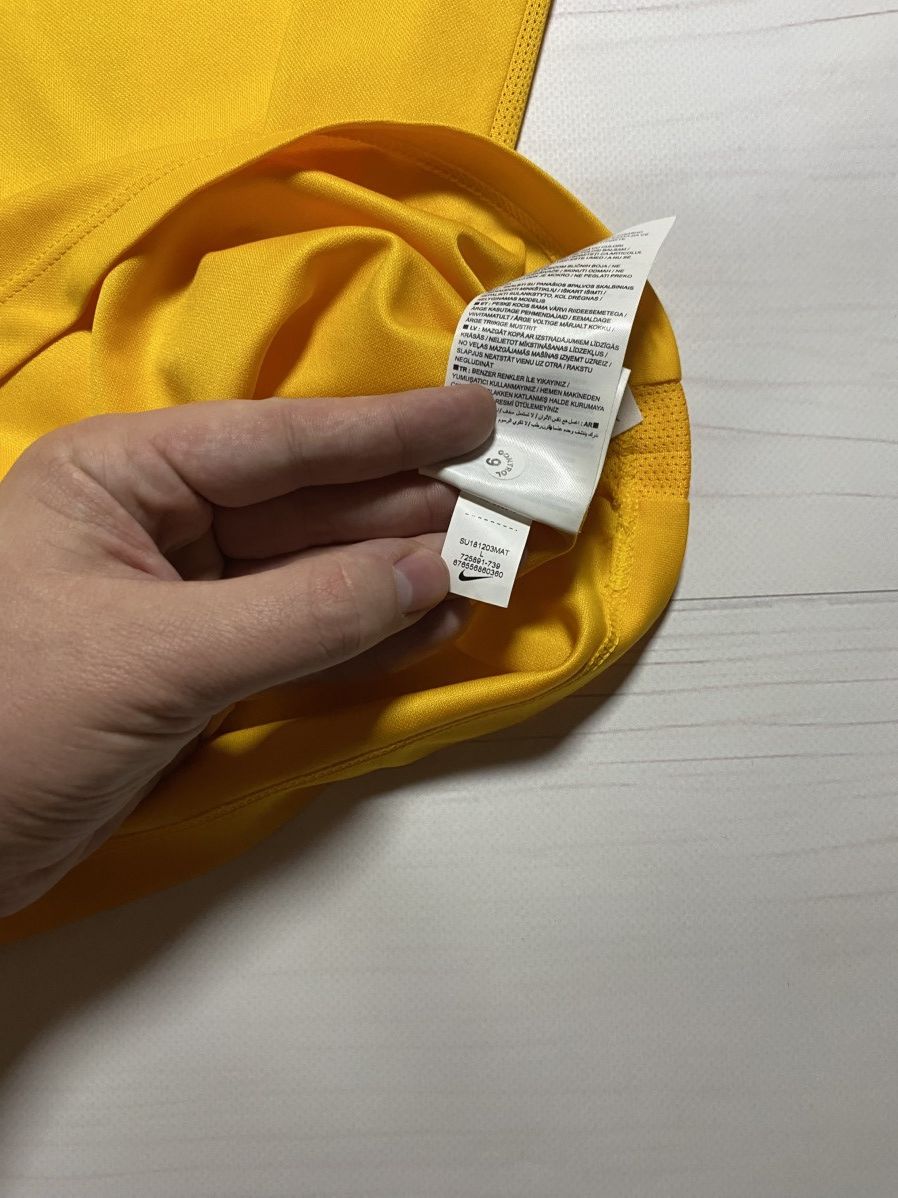 Nike Nike BSC Young Boys 2018 Champions Switzerland jersey Size US L / EU 52-54 / 3 - 4 Thumbnail
