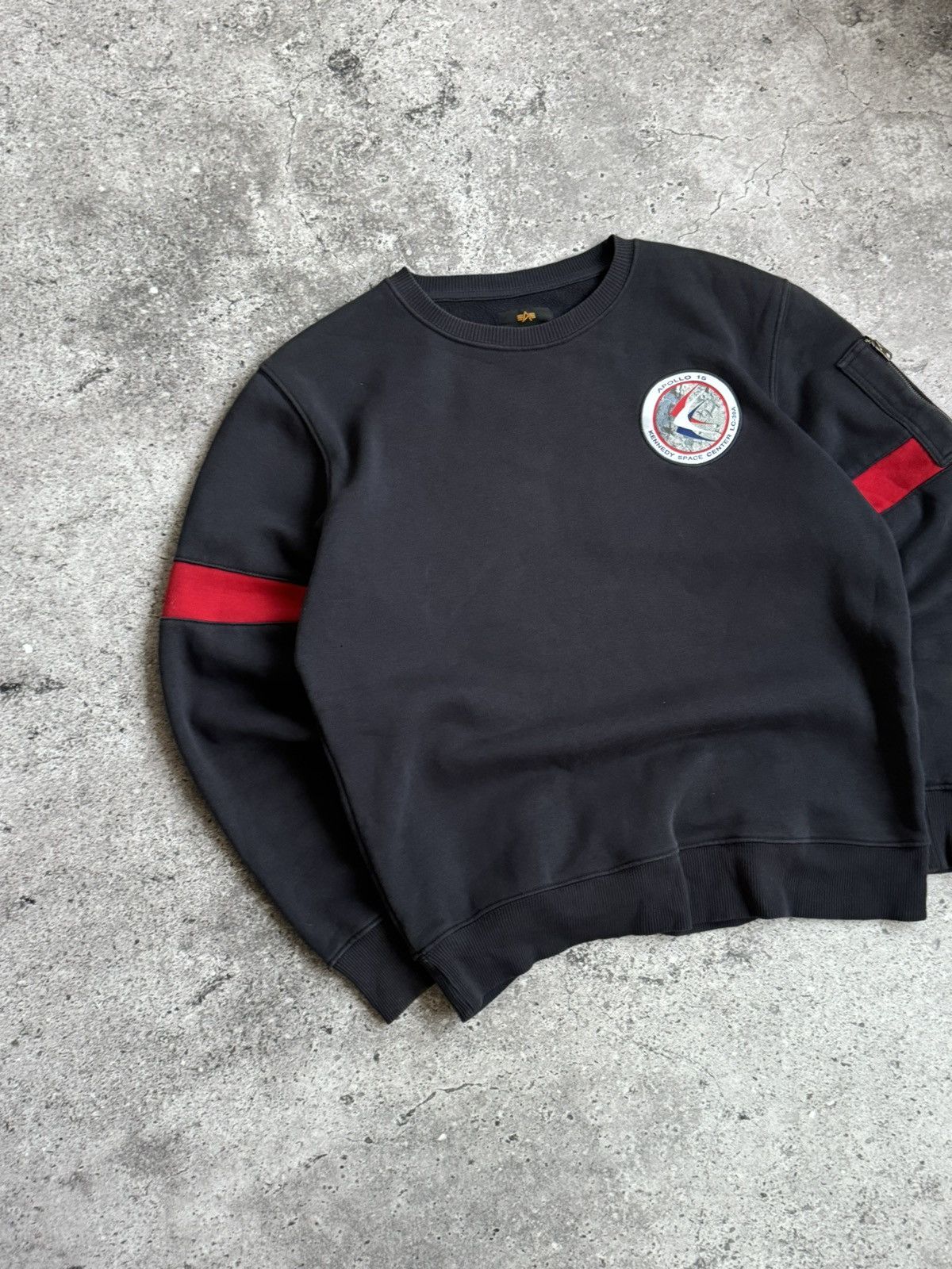 Alpha Industries × Vintage Vintage Alpha Industries x NASA big logo sweatshirt Size US S / EU 44-46 / 1 - 5 Thumbnail
