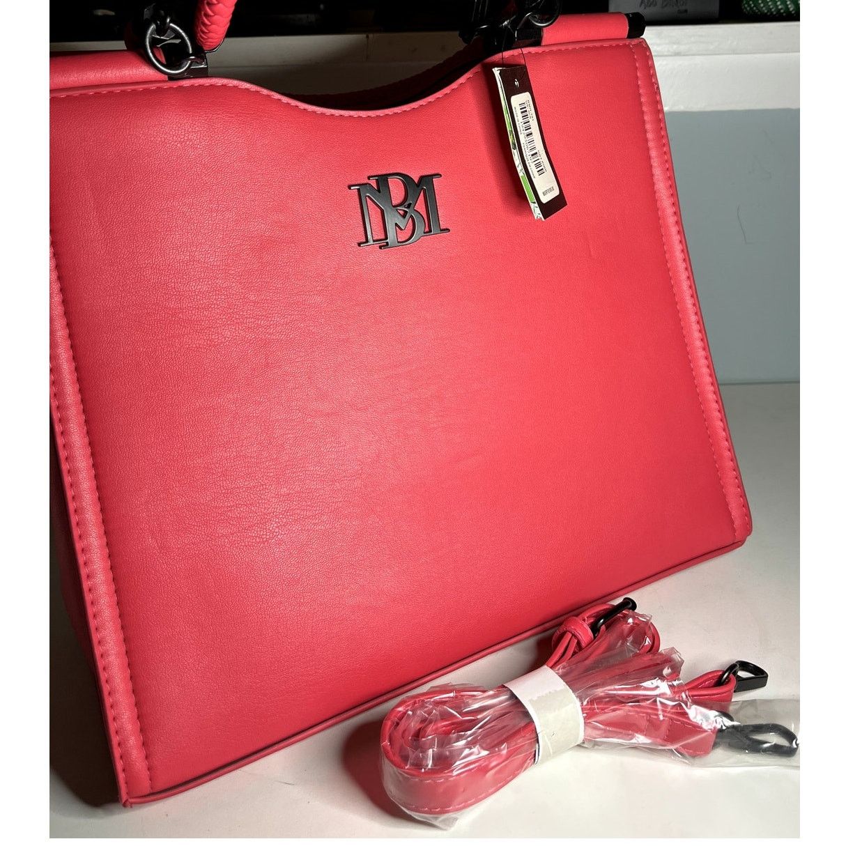 Badgley Mischka NWT- Badgley Mischka Hot Pink Shoulder Purse Size ONE SIZE - 3 Thumbnail