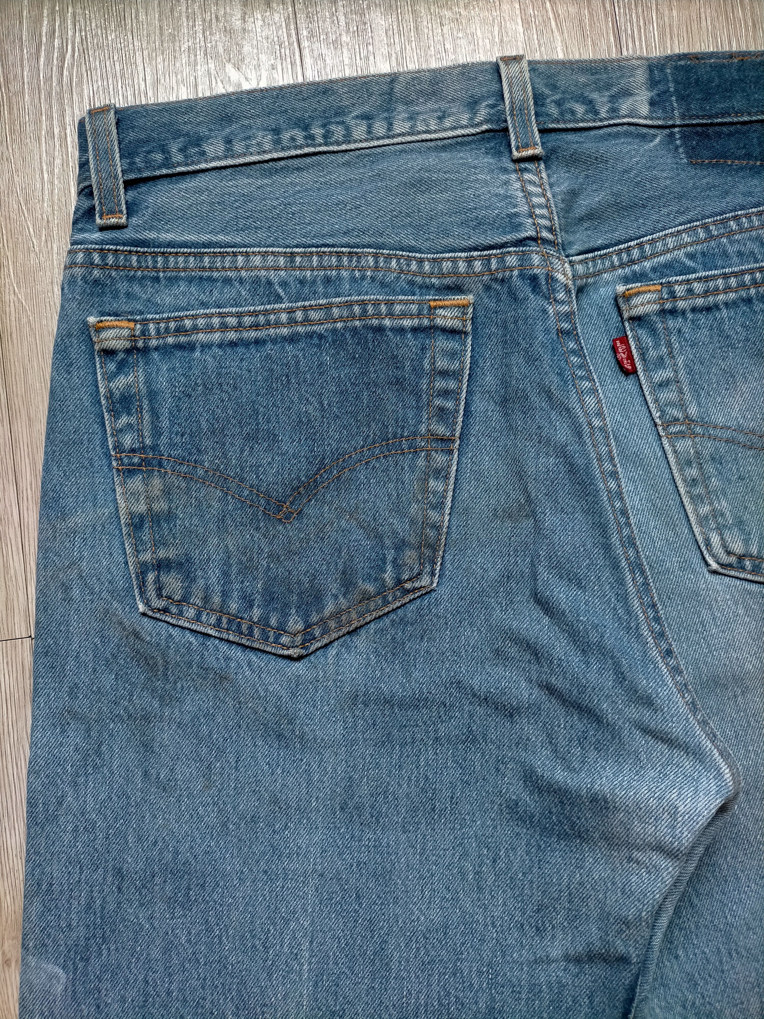 Levi's Vintage Clothing Vintage Levis 501 button Fly Blue Jeans Size US 31 - 11 Thumbnail