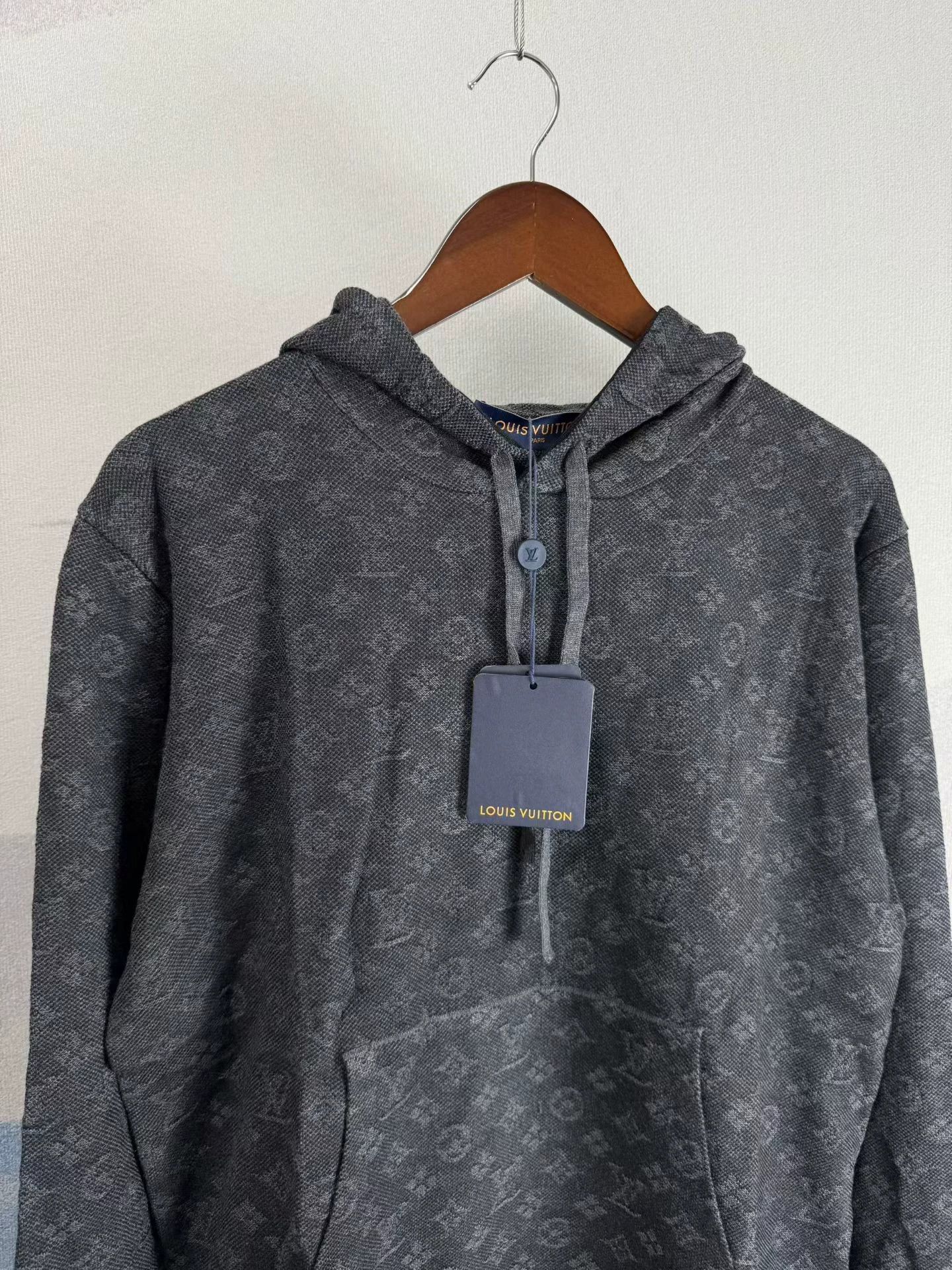 Louis Vuitton Louis Vuitton LV black/grey all-over print wool hoodie Size US L / EU 52-54 / 3 - 3 Thumbnail