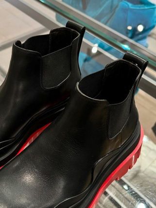 o1loc1c0324 630300 Tire Ankle Chelsea Boots in Black