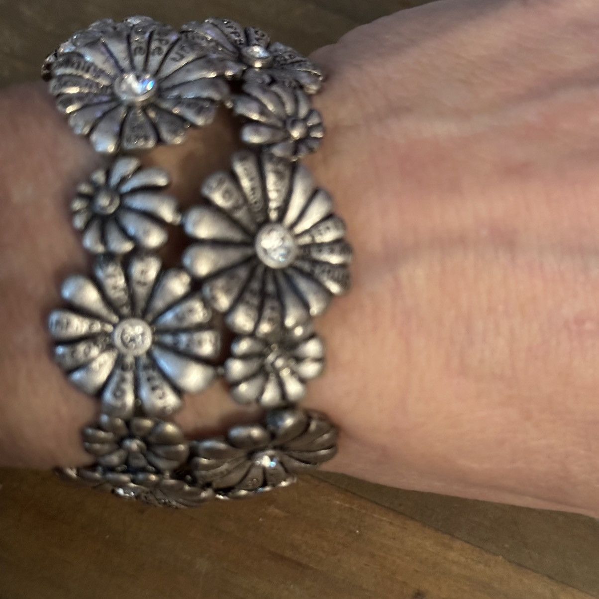 Other Silver tone inspirational flower stretch bracelet Size ONE SIZE - 3 Thumbnail