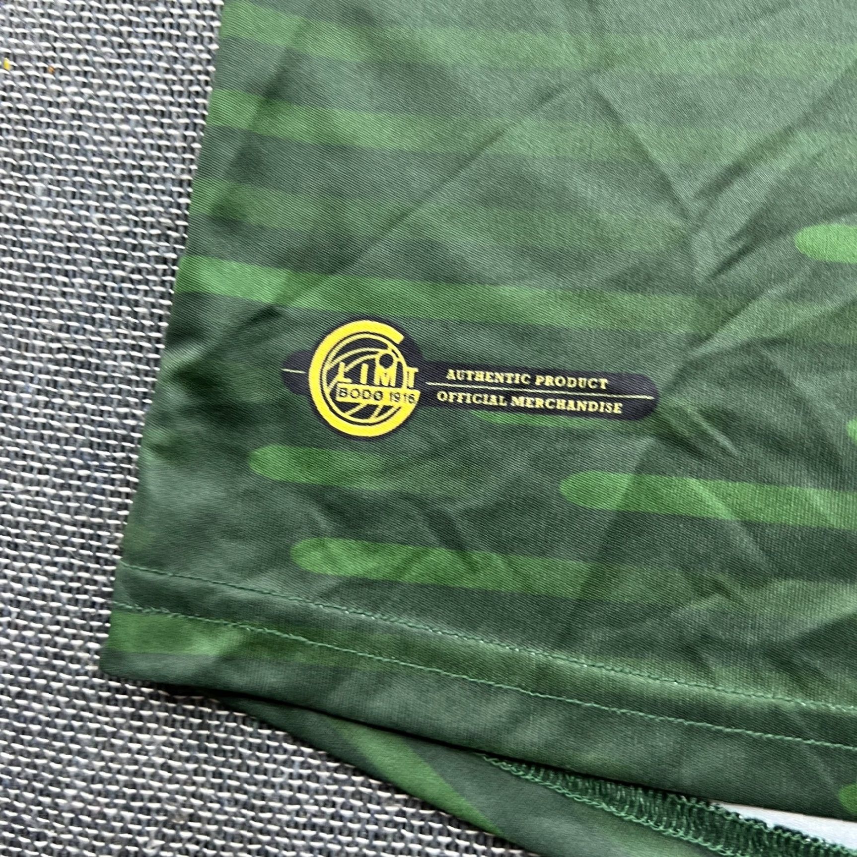 Diadora Diadora Bodo Glimt 2022 2023 Goalkeeper Marcus Andersen Football Jersey Mens XL Green Short Sleeve T-Shirt Moisture Wicking Quick Dry Sports Size US XL / EU 56 / 4 - 4 Thumbnail