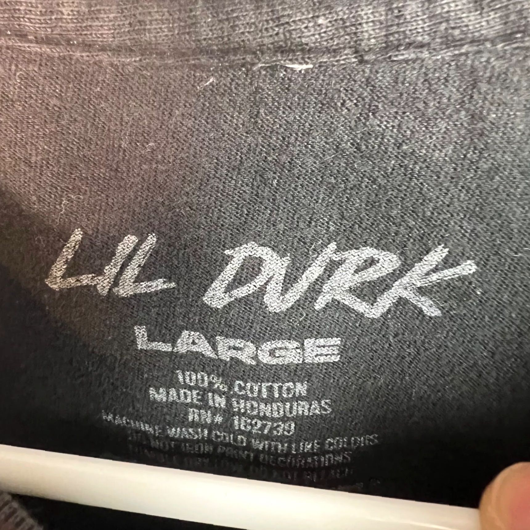 Vintage VINTAGE Lil Durk Graphic T-Shirt Black "Only The Family" Flame Design Large Mens T-Shirt L Black Rapper Logo Crew Neck Short Sleeve Size US L / EU 52-54 / 3 - 3 Thumbnail