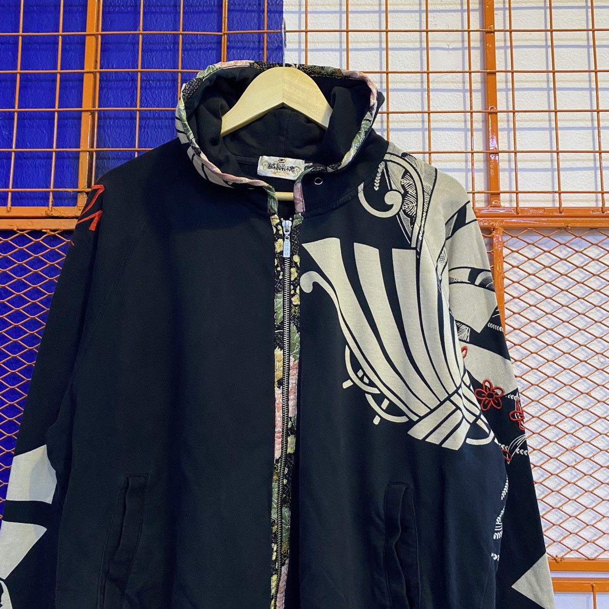 Karakuri Tamashii Vintage Karakuri Tamashi Japanese Brand Sweatshirt Hoodie Size US XL / EU 56 / 4 - 2 Thumbnail