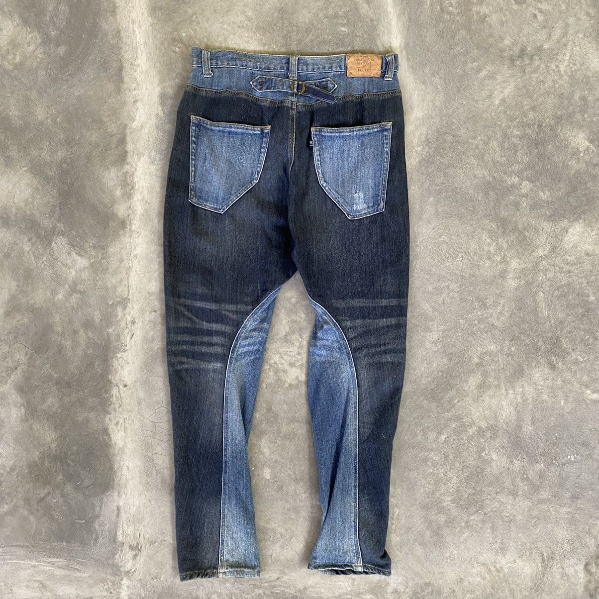 20471120 Vintage 1990’s Bit Blue Buckle Back Faded Jeans Size US 32 / EU 48 - 2 Thumbnail