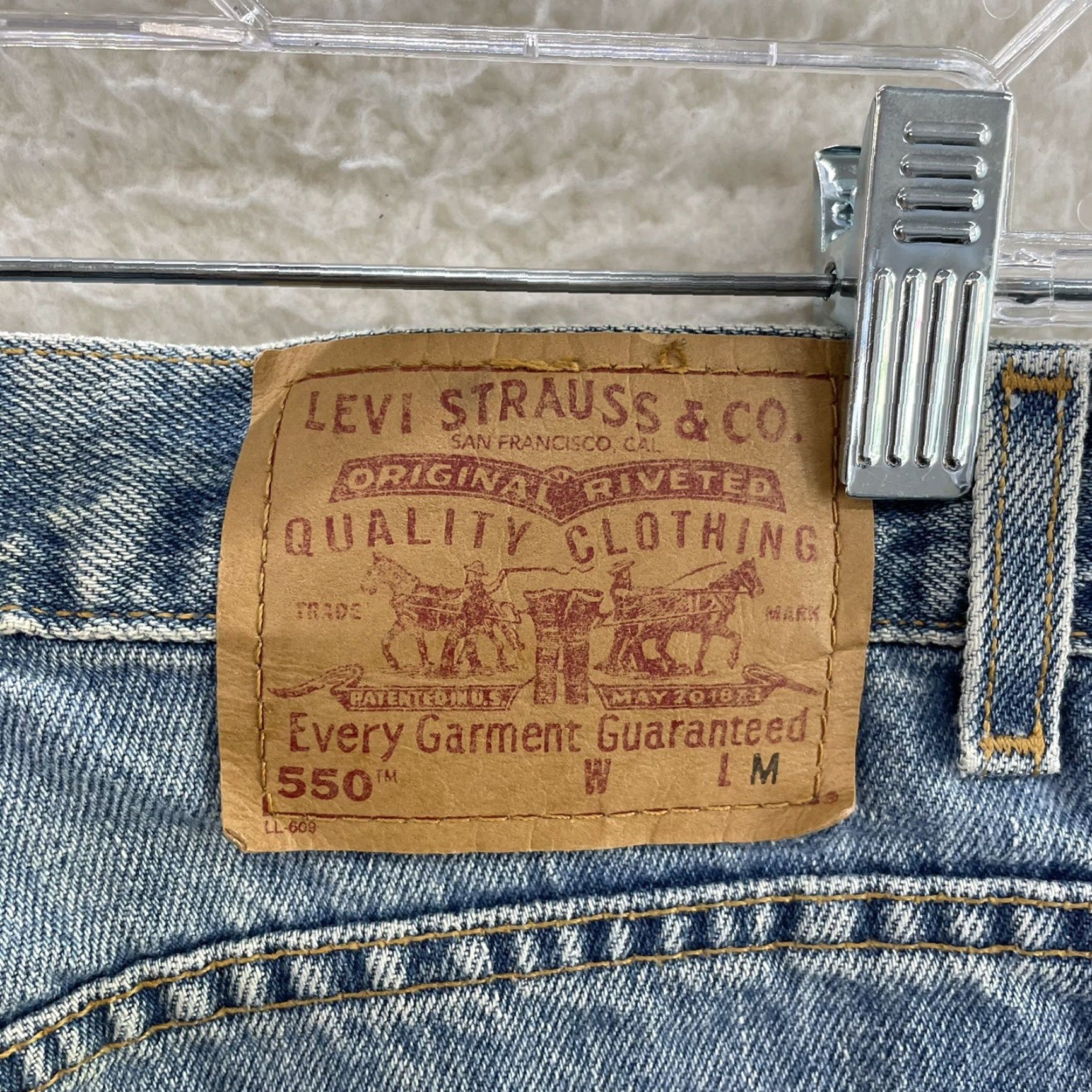 Levi's VINTAGE Levi's 550 Jeans Womens Denim High Waisted Tapered Straight Leg 90s 8 28 Blue Mens Womens Girls Size 30" / US 8 / IT 44 - 5 Thumbnail
