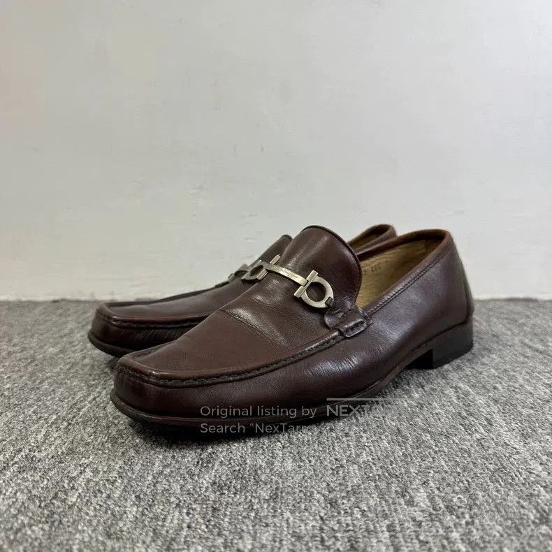 Vintage Ferragamo Leather Lock Loafers. Size US 9 / EU 42 - 1 Thumbnail