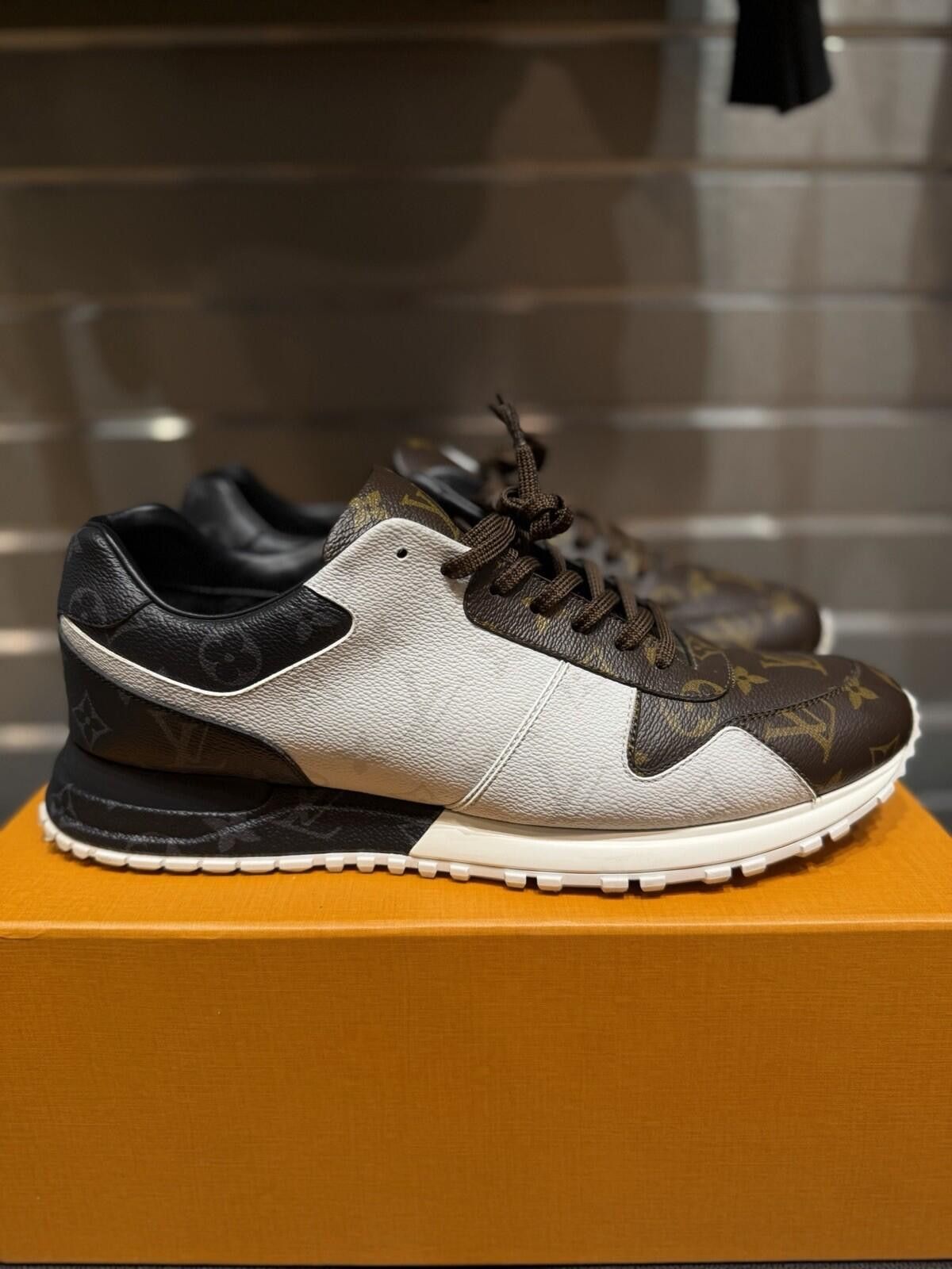 Louis Vuitton Size 10.5LV/11.5US Louis Vuitton Runaway Trainer Monogram Size US 11.5 / EU 44-45 - 2 Thumbnail