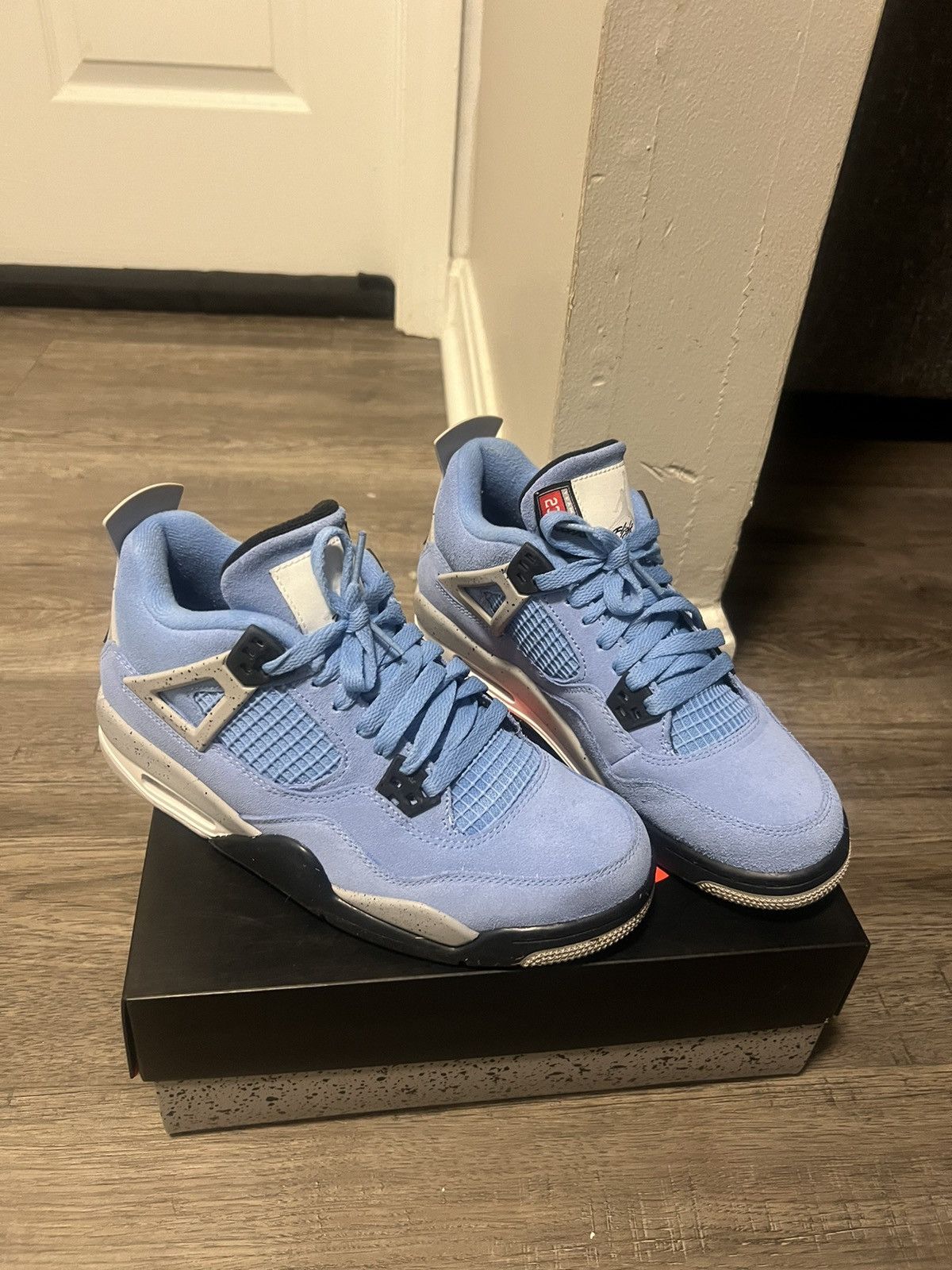 University blue jordan 4