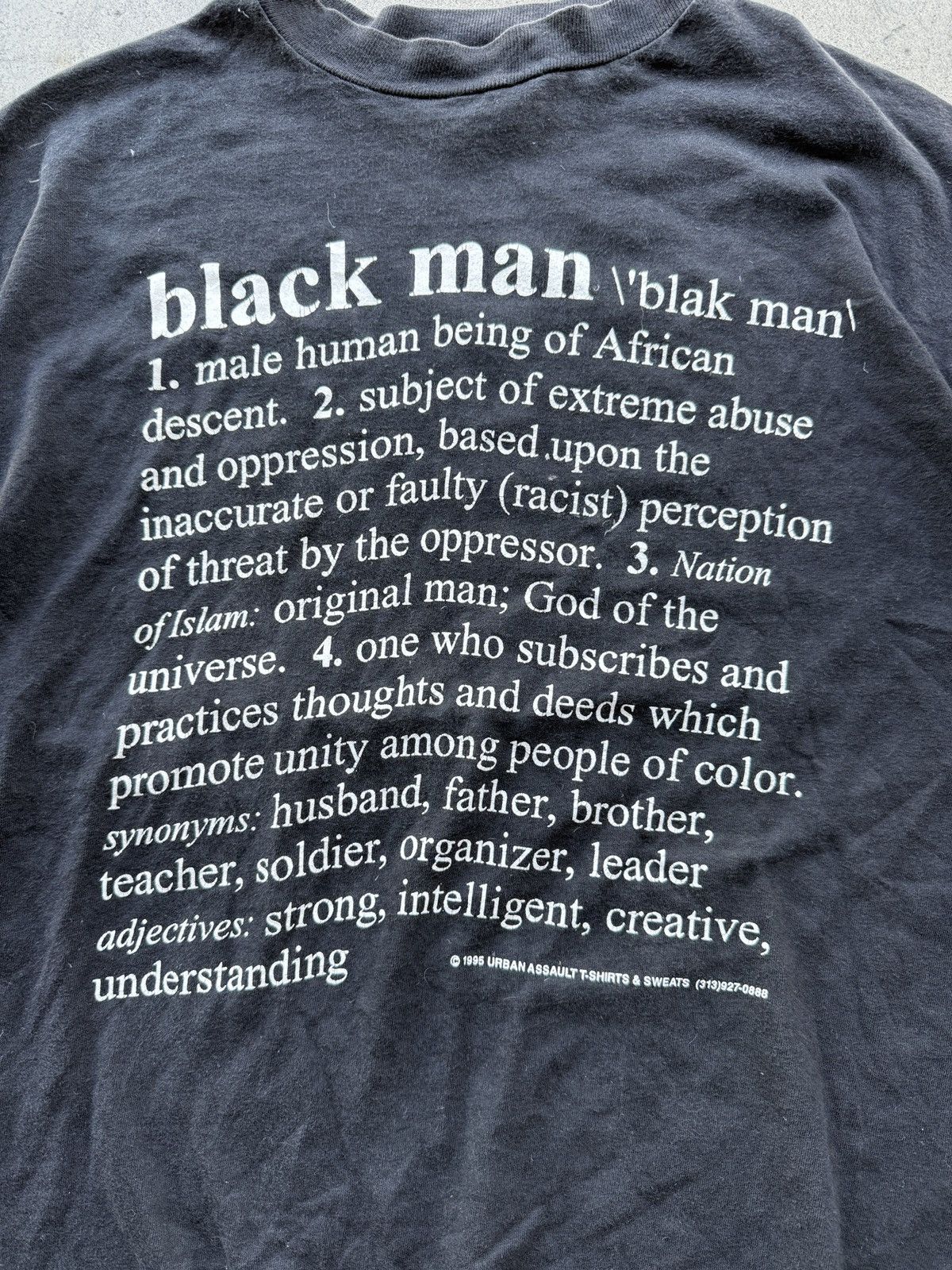Vintage vintage 90s black man tee Size US XL / EU 56 / 4 - 2 Thumbnail