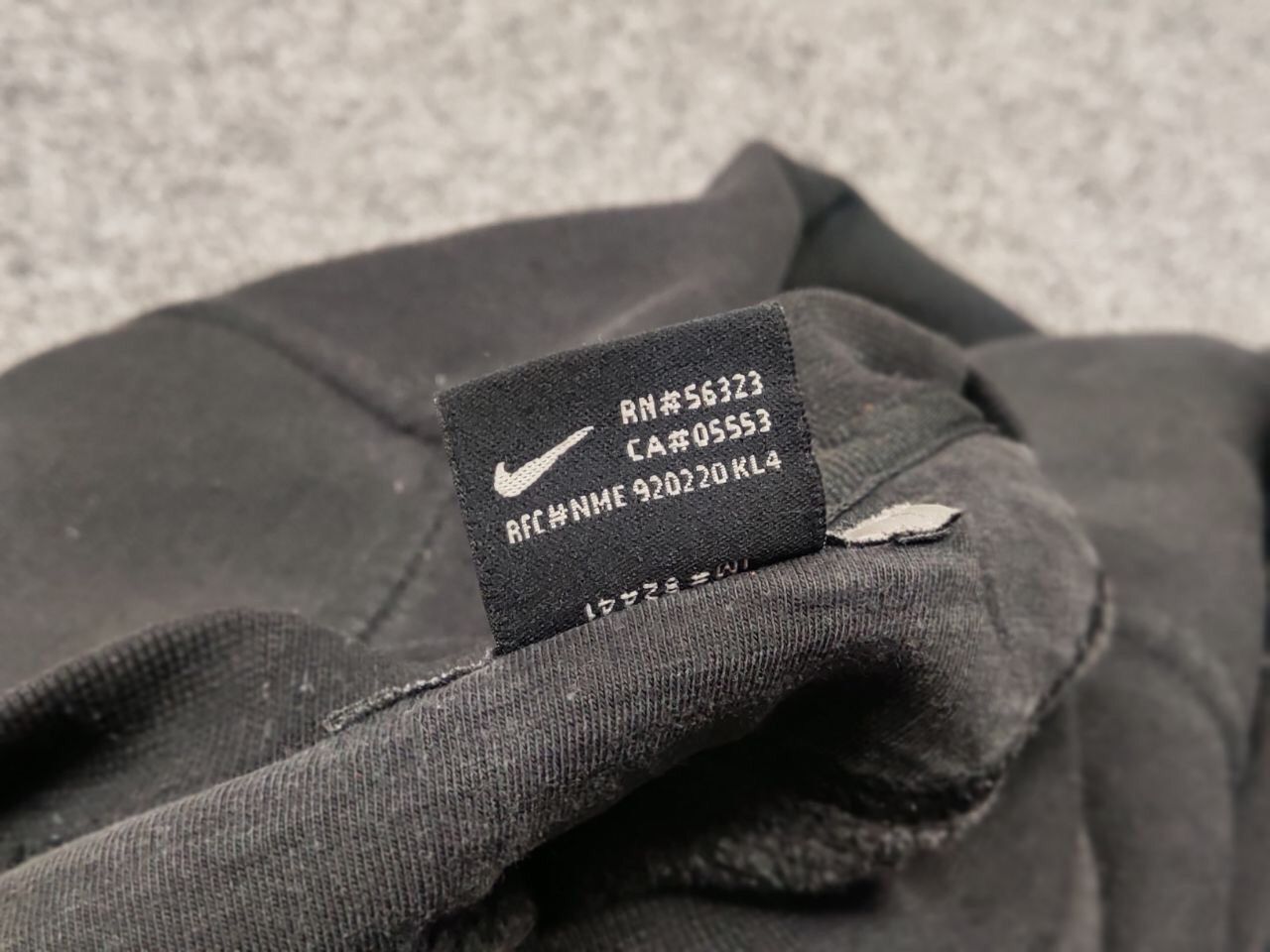 Nike Vintage 90's Nike Logo Black Faded Square Sweatshirts USA Size US XL / EU 56 / 4 - 16 Thumbnail