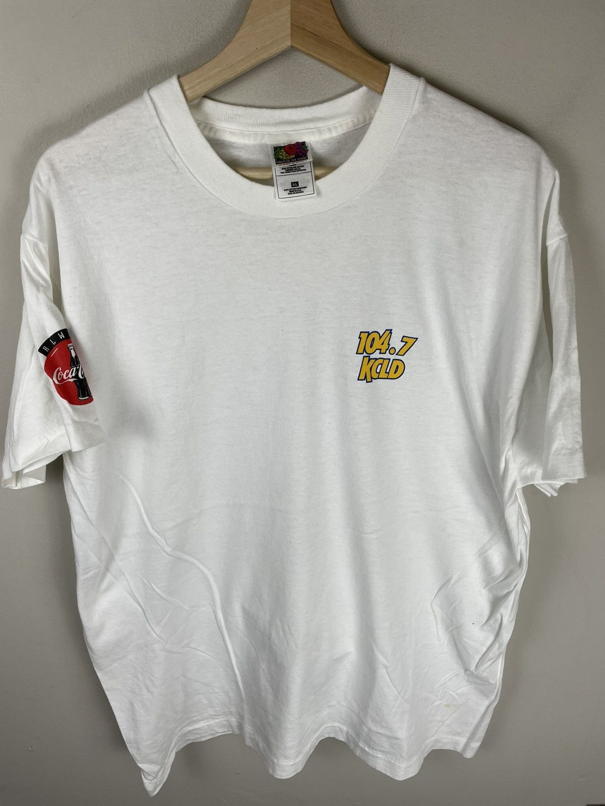 Vintage Vintage 104.7 KCLD Radio T-Shirt Size US XL / EU 56 / 4 - 1 Thumbnail
