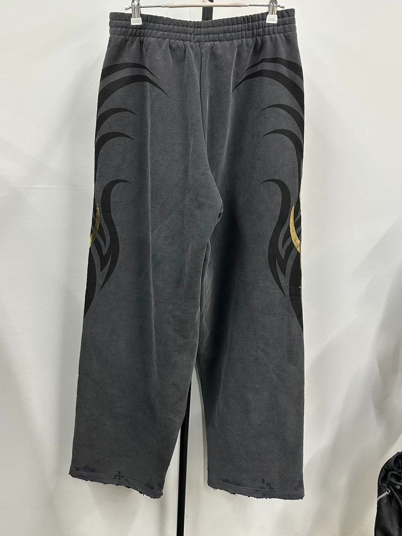 Balenciaga Balenciaga size xs 25 Show Style Rivet Dragon Sweatpants 2 Size US 28 / EU 44 - 2 Thumbnail
