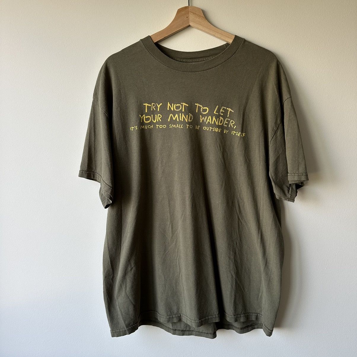 Vintage Vintage Funny 00s Stupid Mind Faded Green Quote Slogan Shirt Size US XL / EU 56 / 4 - 2 Thumbnail