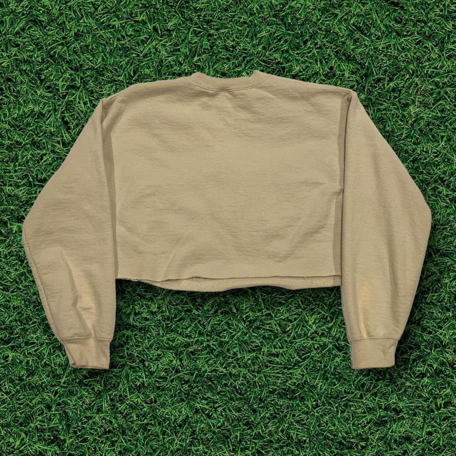 Nike Nike Logo Tan Cropped Crewneck Sweatshirt with Butterflies Size M / US 6-8 / IT 42-44 - 3 Thumbnail