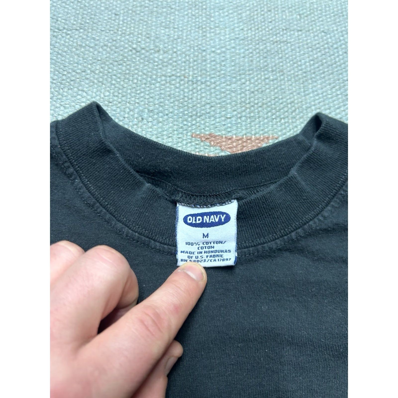 Old Navy VINTAGE long sleeve t shirt motel no vacancy neon graphic black y2k men’s medium Size US M / EU 48-50 / 2 - 6 Thumbnail