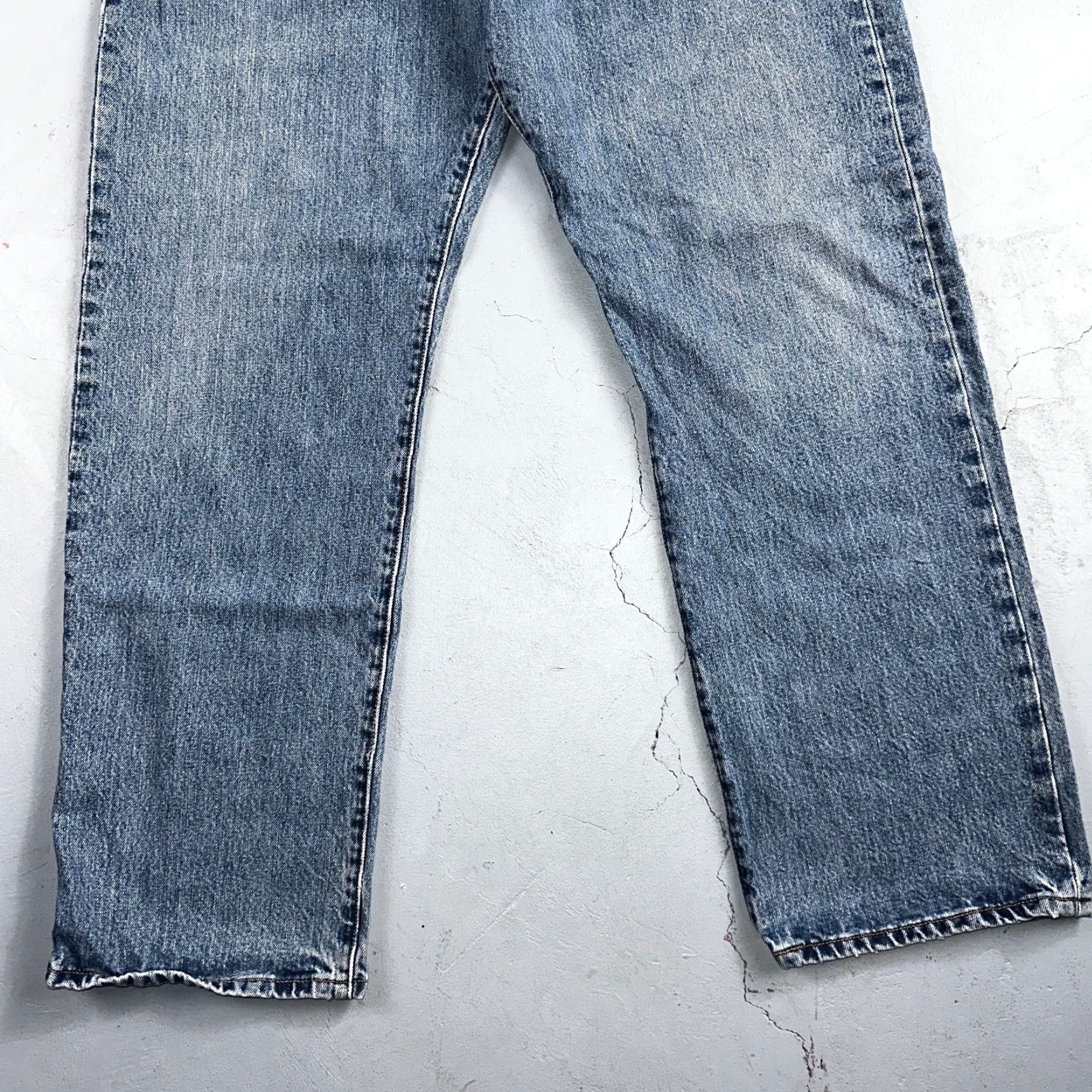 Levi's VINTAGE Levis 501 Jeans 90s XX Straight Leg Y2K Light Wash 40x30 Act 37x30 Size US 40 / EU 56 - 3 Thumbnail