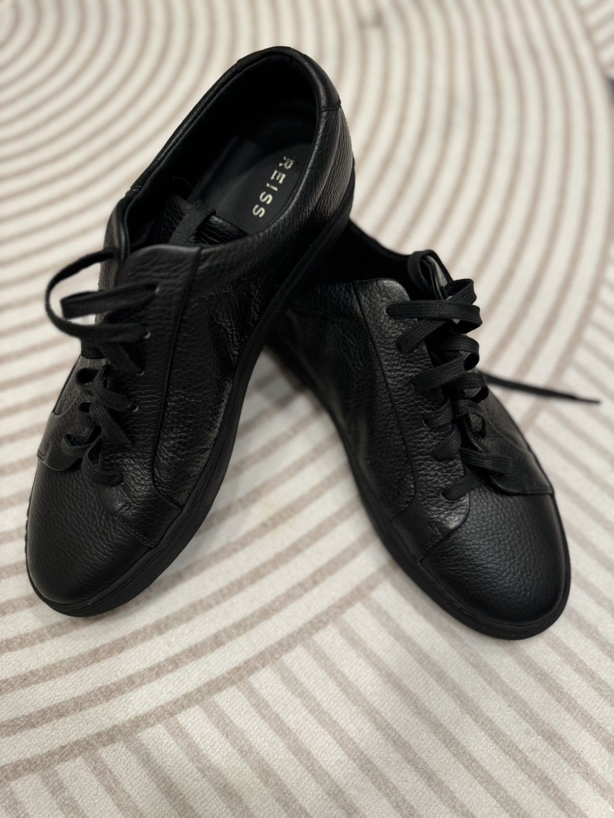 Reiss NEW Reiss Luca Pebbled black leather trainers EU45/US12/UK11 Size US 12 / EU 45 - 2 Thumbnail