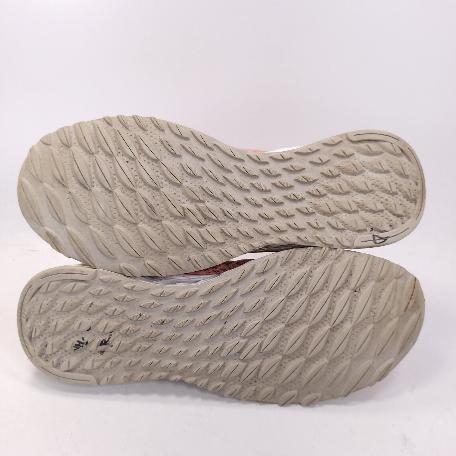 New Balance New Balance Fresh Foam Arishi Shoe Womens Size 9.5 WARISCD1 Size US 9.5 / IT 39.5 - 7 Thumbnail