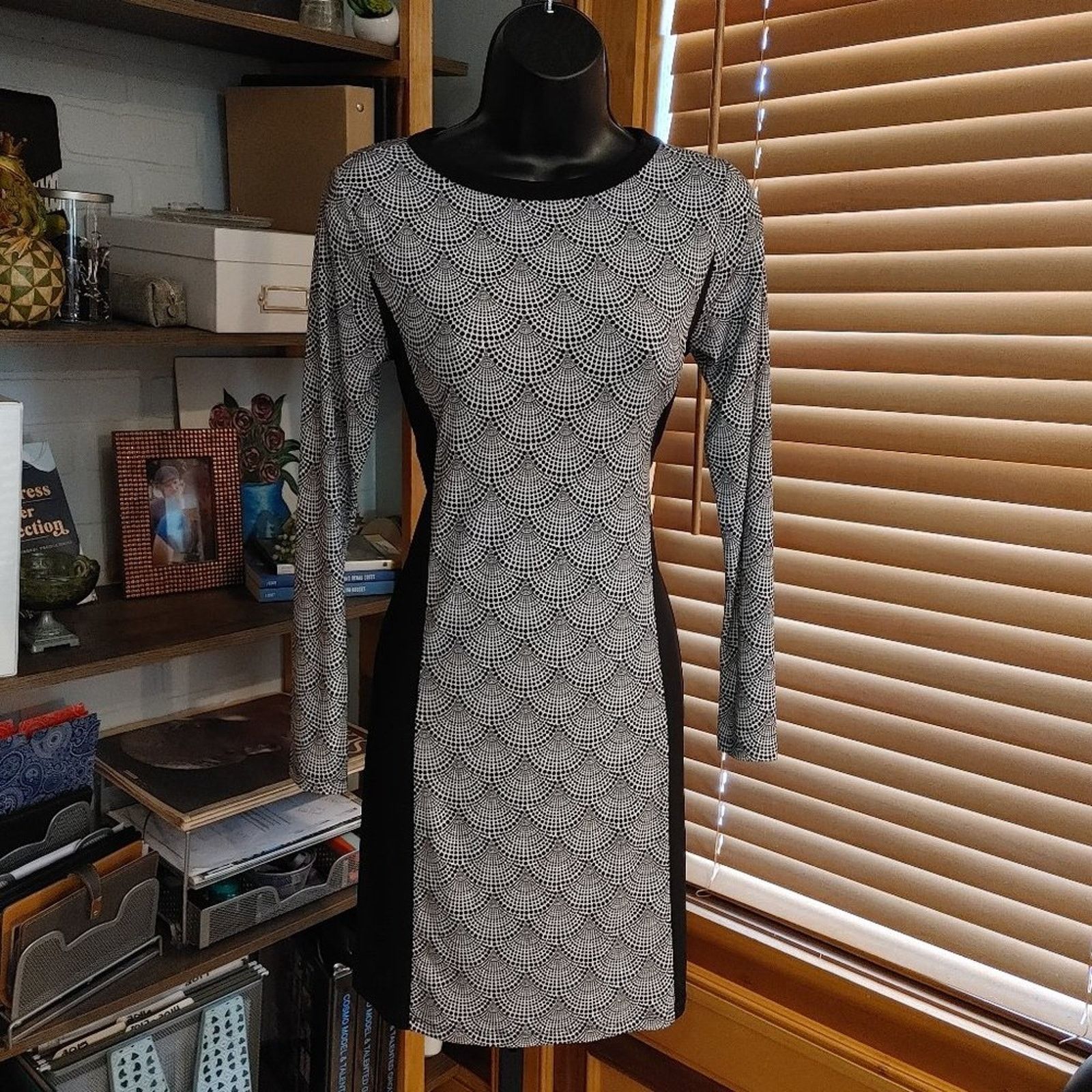 Michael Kors LS Art Deco Print Midi Sheath Dress from MICHAEL KORS Size XS / US 0-2 / IT 36-38 - 1 Thumbnail