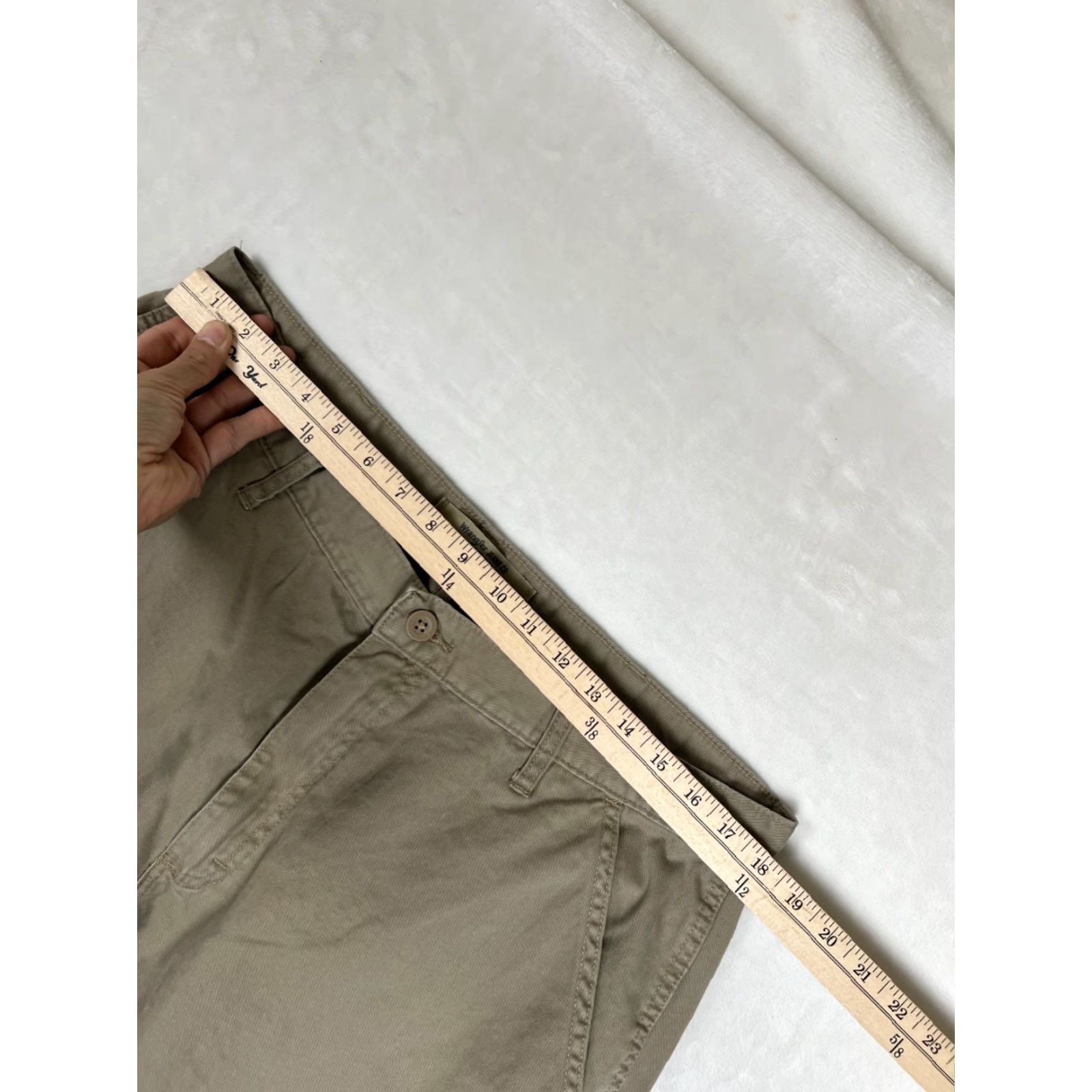 Wrangler Wrangler Relaxed Fit Cargo Pants Mens 38x30 Beige Cotton Spandex Straight 30in Inseam Casual Workwear Pocket Cargo N/A** Size US 38 / EU 54 - 3 Thumbnail