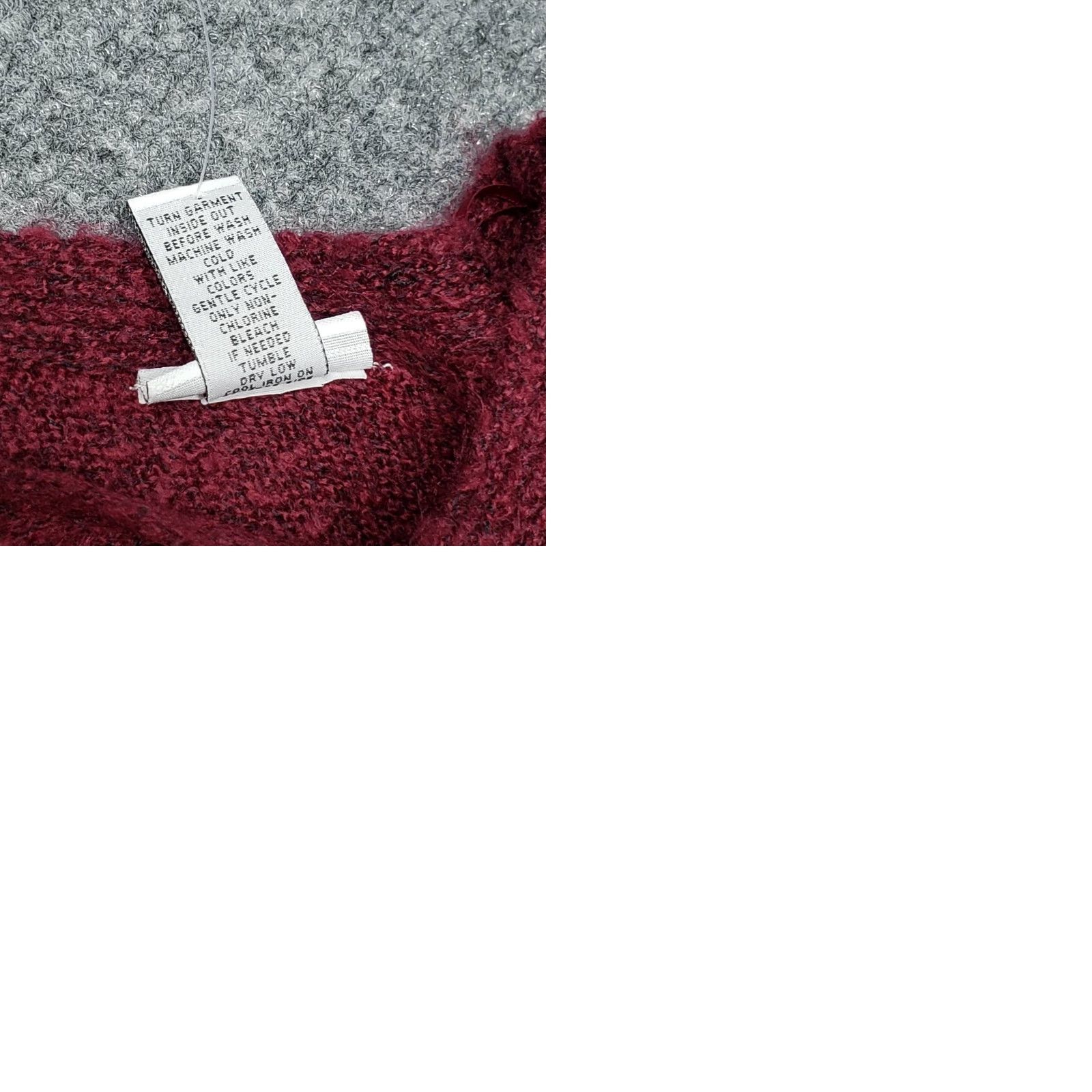 Vintage VINTAGE Rue21 Sweater Womens XS Pullover Burgundy 3/4 Sleeve V-Neck Knit New Size XS / US 0-2 / IT 36-38 - 9 Thumbnail
