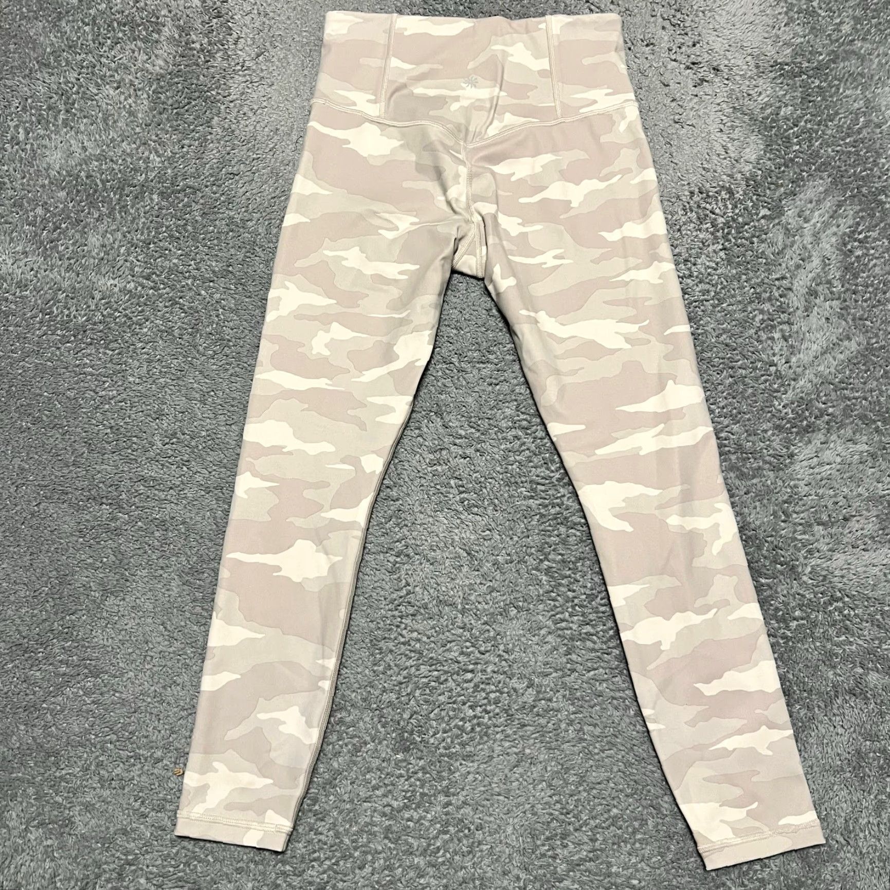 Athleta Athleta Leggings Womens Small Elation Camo 7/8 Beige Pants Size 28" / US 6 / IT 42 - 3 Thumbnail