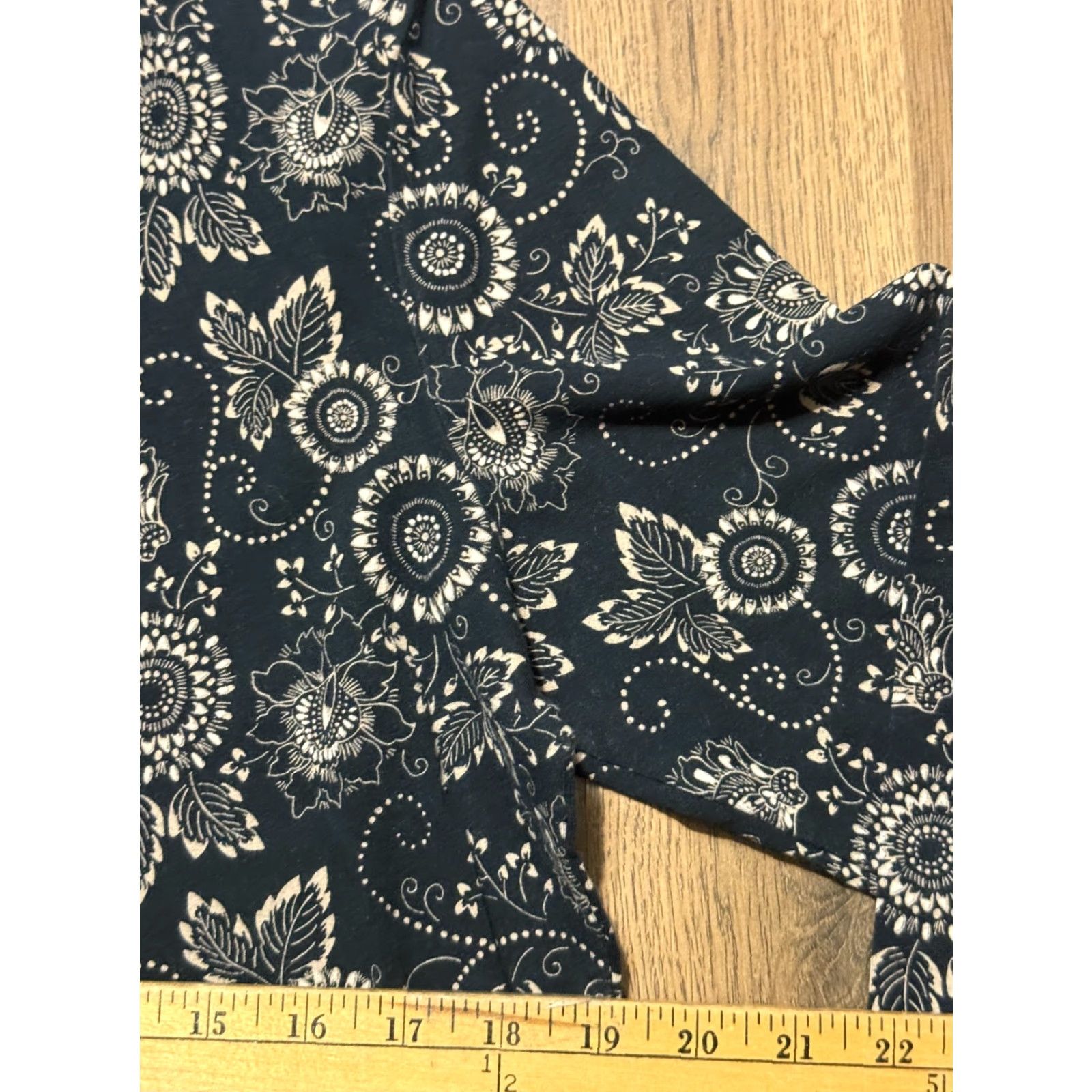 Croft & Barrow Croft & Barrow Shirt Women's XL Black Brown Floral Long Sleeve Size XL / US 12-14 / IT 48-50 - 7 Thumbnail