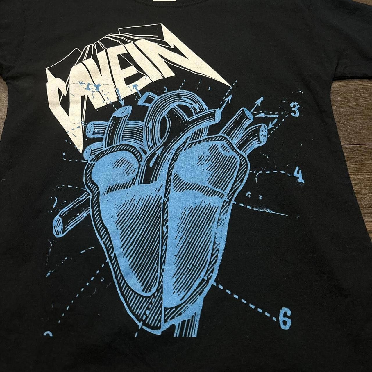 Jerzees vintage cave in heart t shirt Size US XS / EU 42 / 0 - 3 Thumbnail