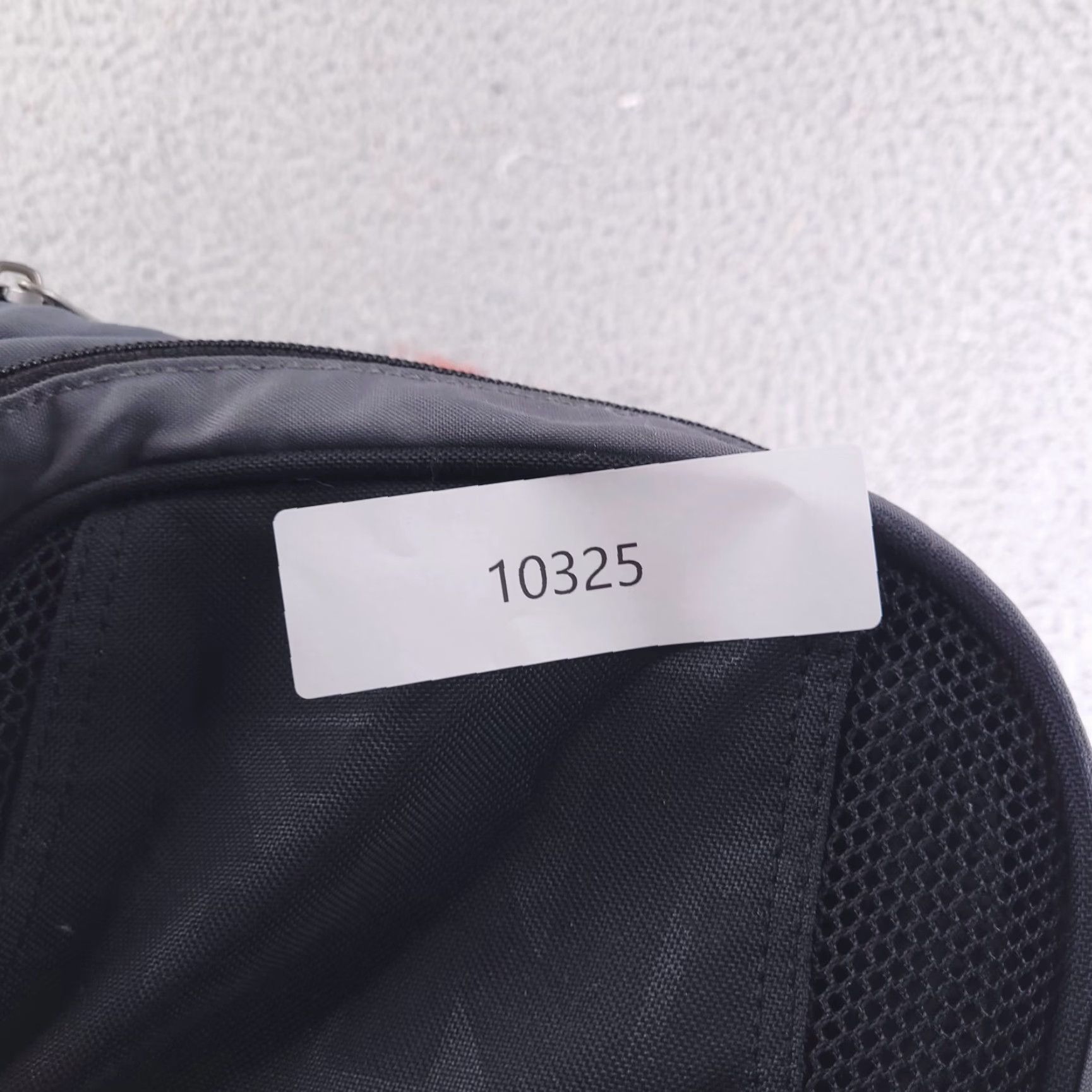 Nike Travel Gray Nike Shoulder Duffle Bag 20 Inch User: Travel Gray Nike Shoulder Duffle Bag 20 Inch Size ONE SIZE - 8 Thumbnail