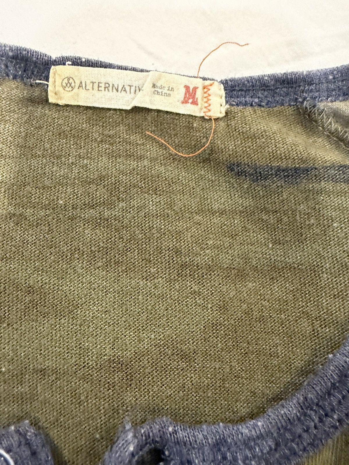 Alternative Apparel Soft as butter 3/4 sleeve camo henley Size US M / EU 48-50 / 2 - 3 Thumbnail
