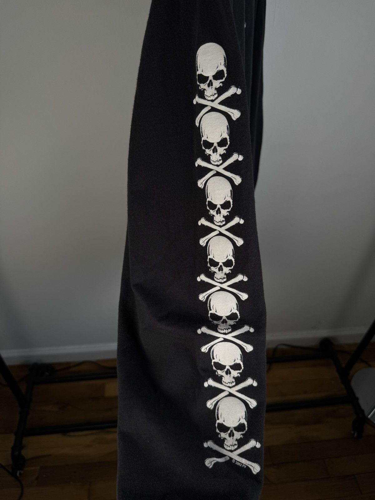 Vintage FADED 2002 ☠️ FASHION VICTIM SKULL & CROSSBONES LONG SLEEVE Size US XL / EU 56 / 4 - 7 Thumbnail