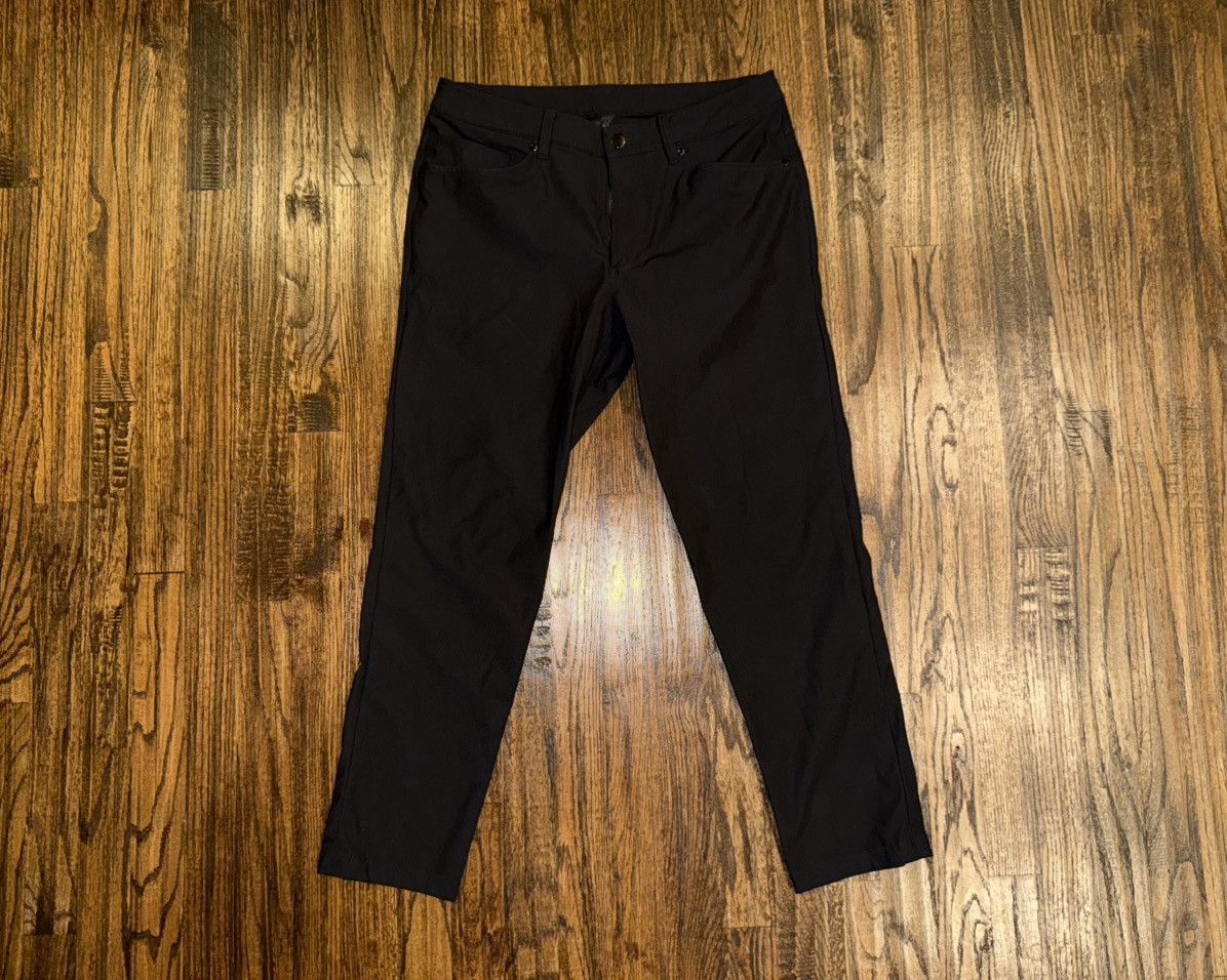 Lululemon Lululemon ABC Slim-Fit 5 Pocket Pants Black Mens Size 30 Size US 30 / EU 46 - 2 Thumbnail