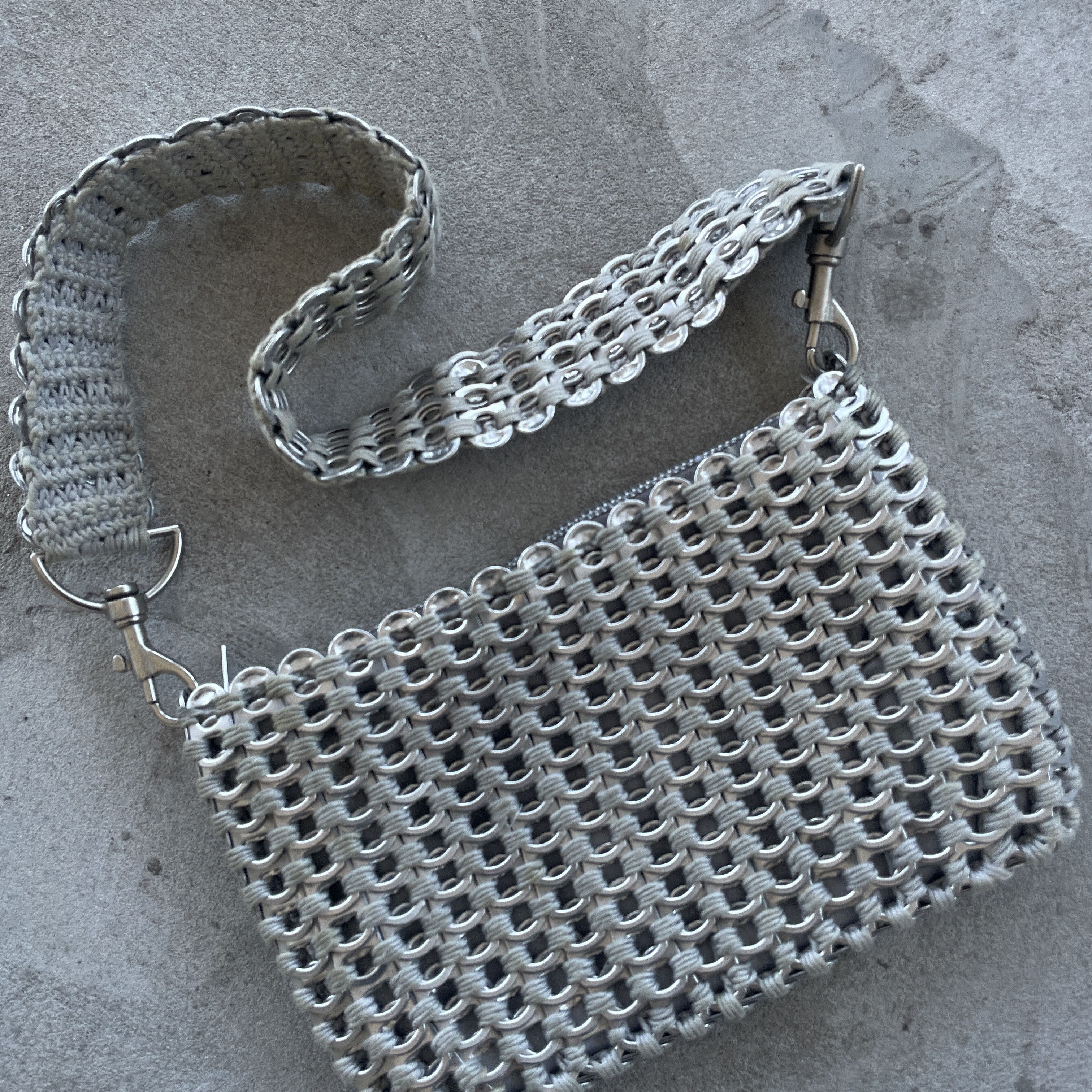 Vintage Vintage Upcycled Pop Tab Bag Silver Metallic Shoulder Bag Size ONE SIZE - 2 Thumbnail
