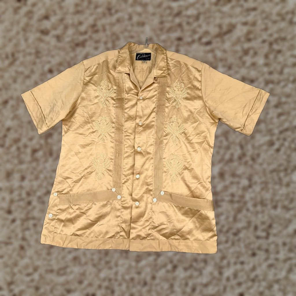 Vintage Calderon Shirt Men Large Yellow Guayabera Button Up Polyester Satin 4 Pocket Short Sleeve Compact Casual Resort Aloha Beach Vacation 4 Pocket Mens Size US L / EU 52-54 / 3 - 1 Thumbnail