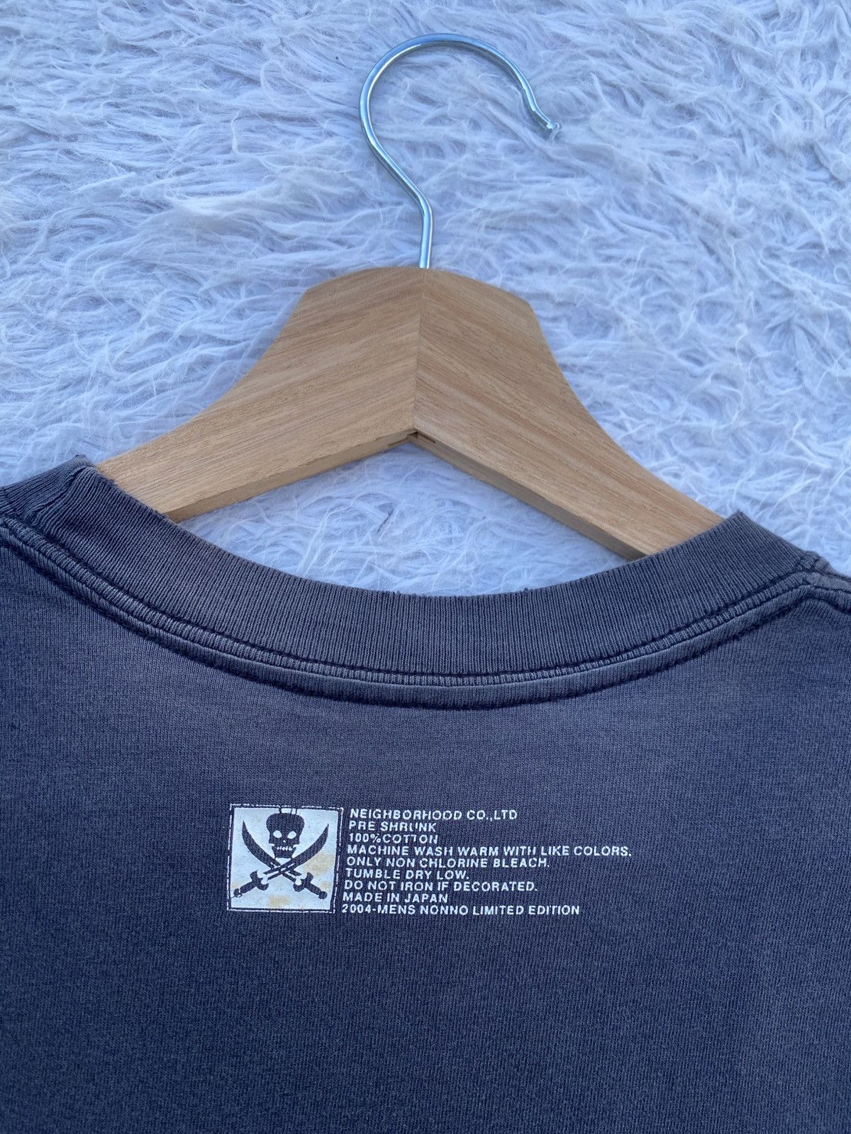 Neighborhood Rare Vintage 2004 Neighborhood "Fight Alone" Tshirt Size US L / EU 52-54 / 3 - 19 Thumbnail