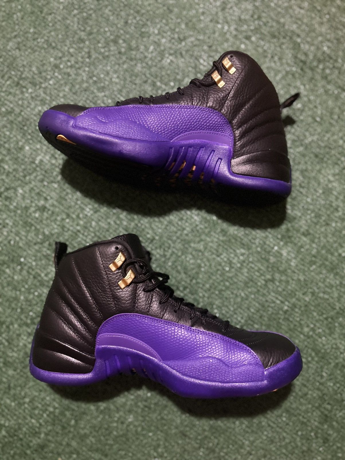 Jordan Brand Jordan 12 Retro Black/Field Purple Size US 10 / EU 43 - 2 Thumbnail