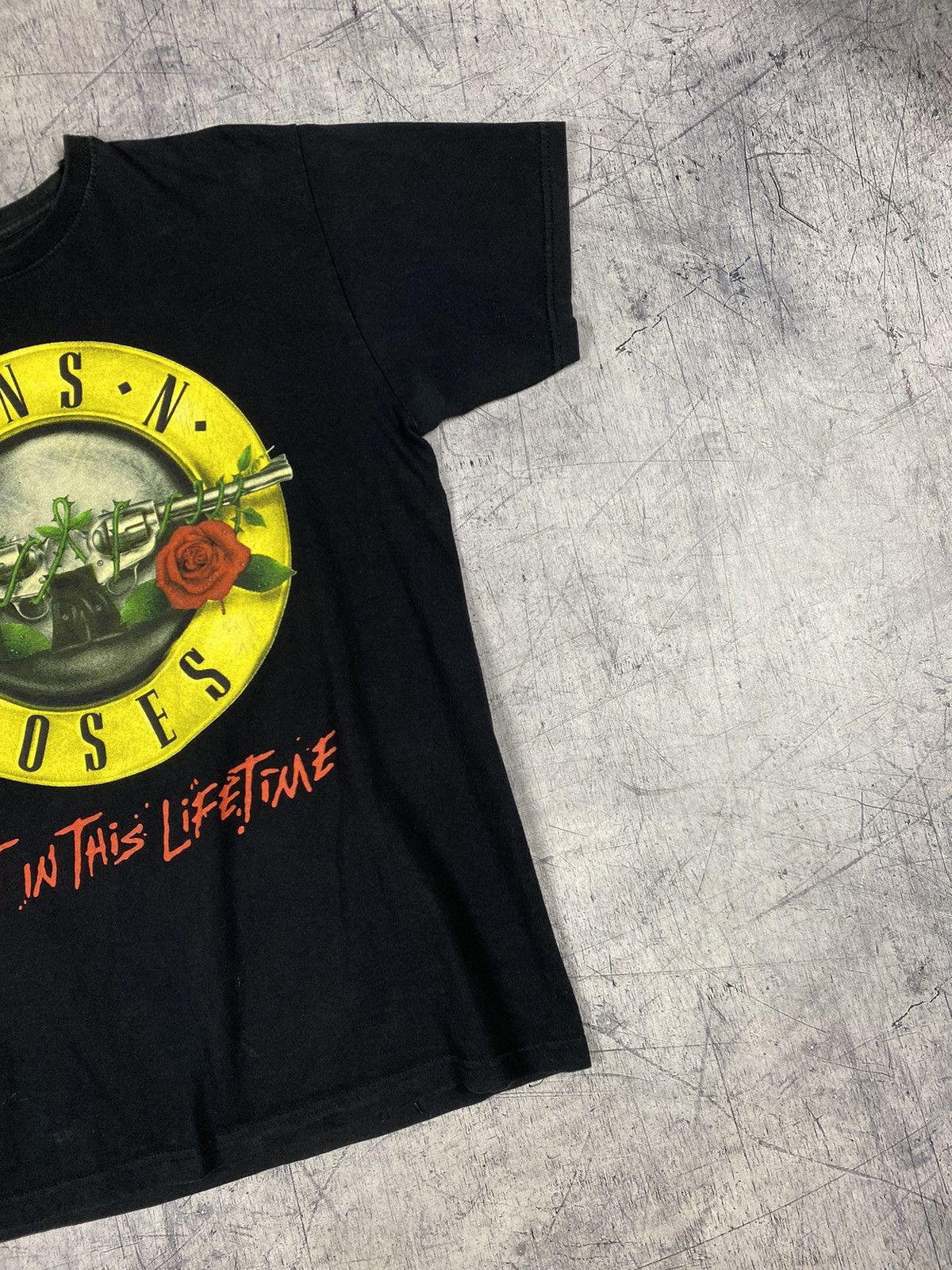 Band Tees × Guns N' Roses × Vintage Guns N Roses 2017 Tour Tee T Shirt Size US L / EU 52-54 / 3 - 4 Thumbnail